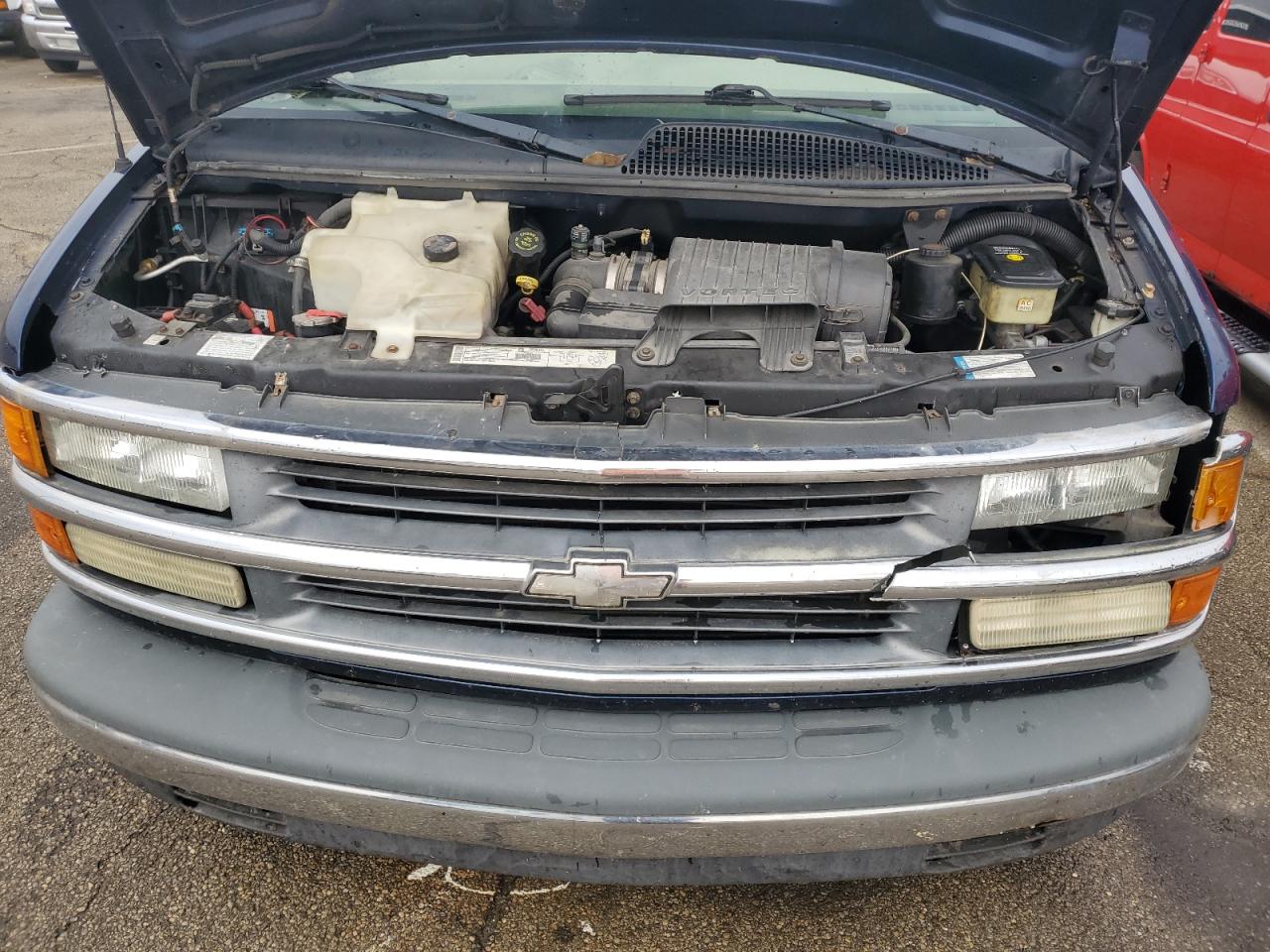 2001 Chevrolet Express G1500 VIN: 1GBFG15R411233494 Lot: 81710505