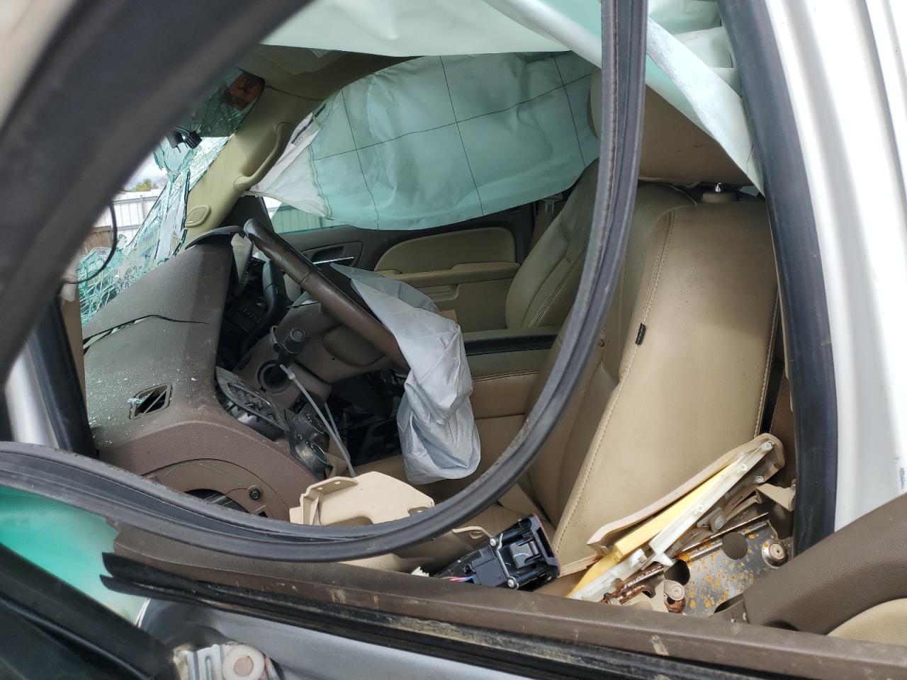 2010 Chevrolet Tahoe K1500 Lt VIN: 1GNUKBE07AR189668 Lot: 83973225