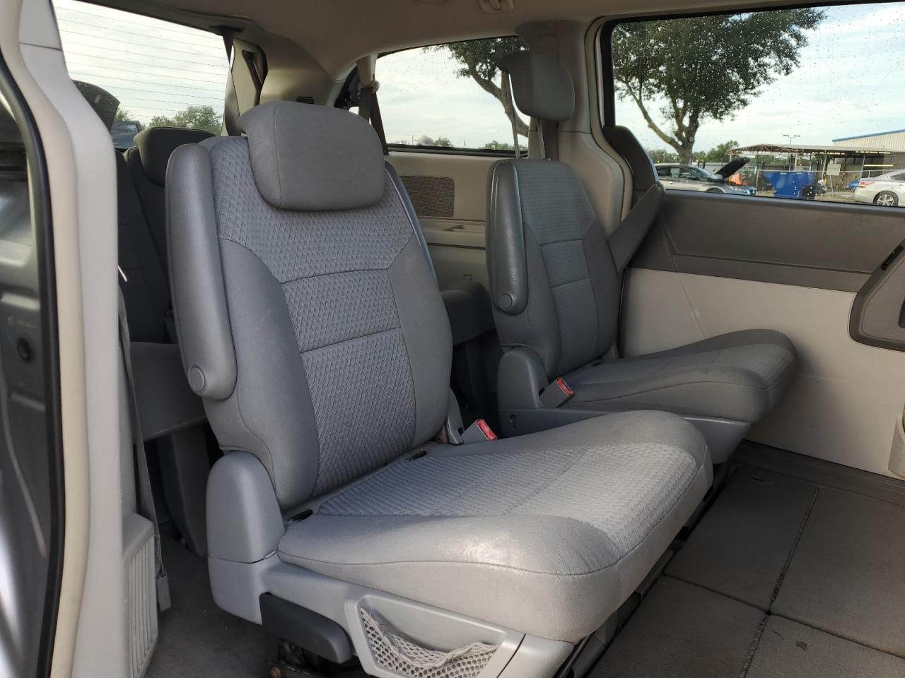 2010 Chrysler Town & Country Touring VIN: 2A4RR5D19AR212412 Lot: 81317235