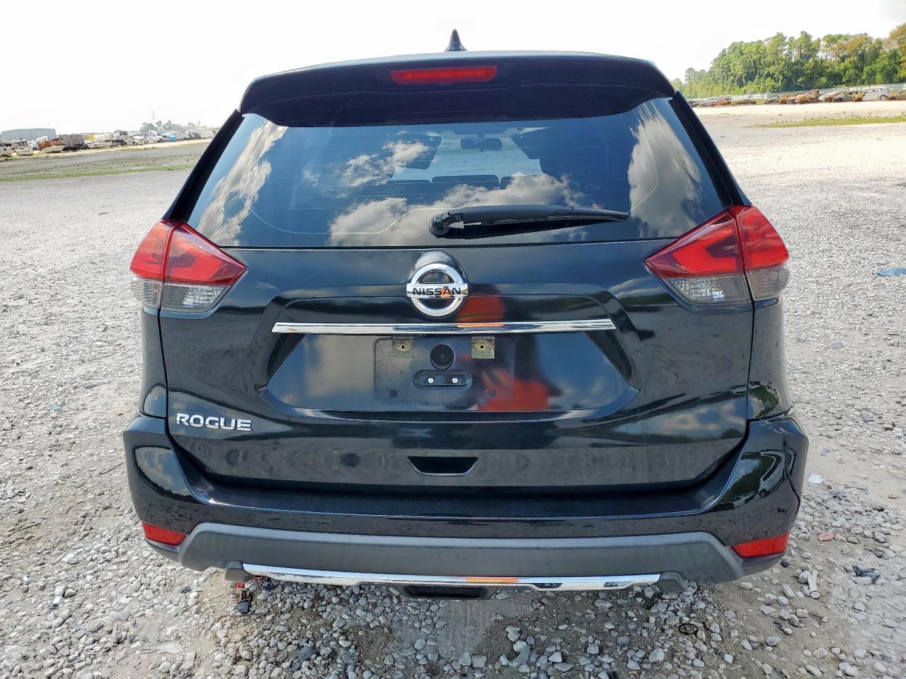 2018 Nissan Rogue S VIN: KNMAT2MT6JP508381 Lot: 80129825