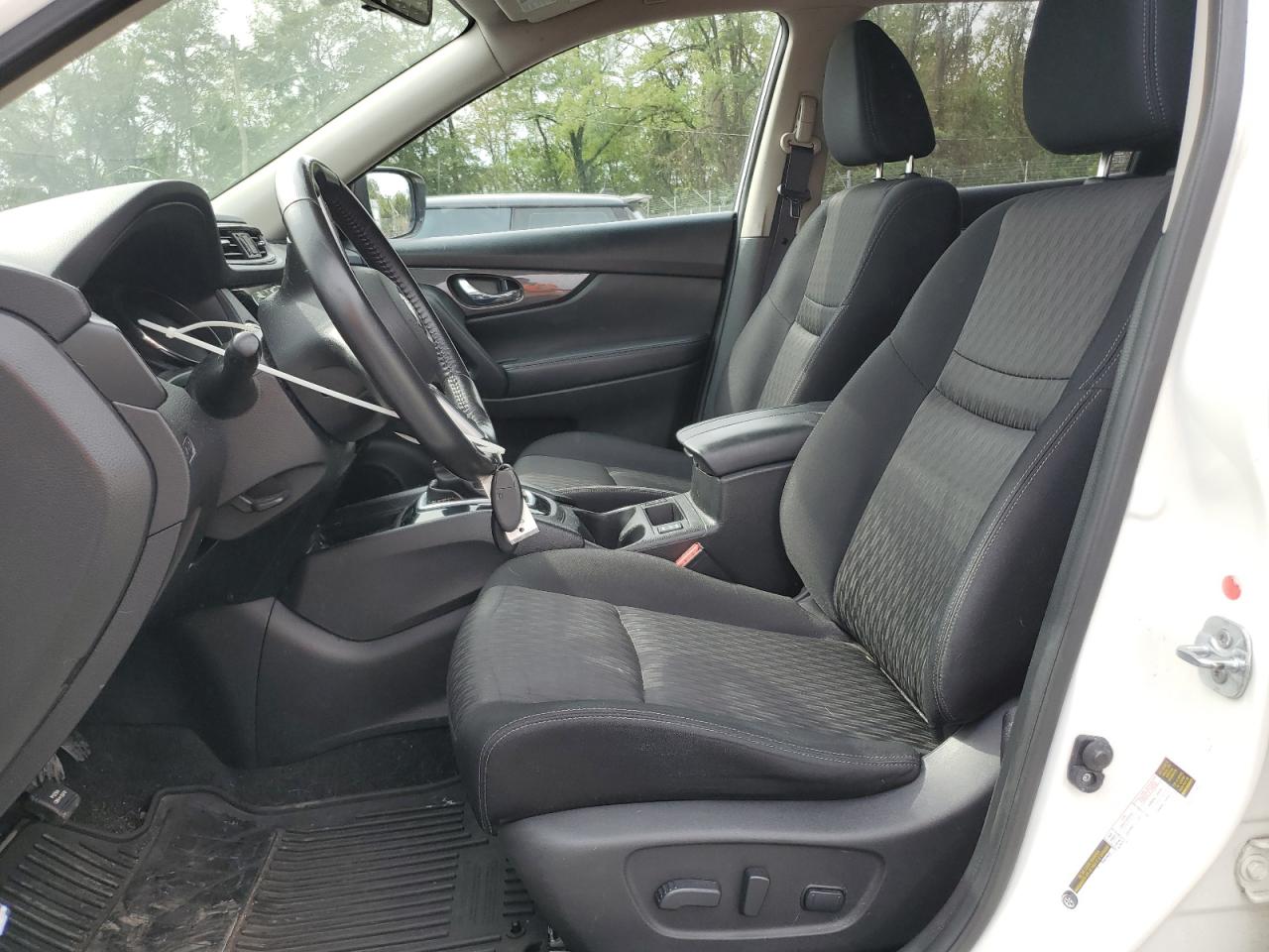 2017 Nissan Rogue S VIN: JN8AT2MV4HW013389 Lot: 81875025