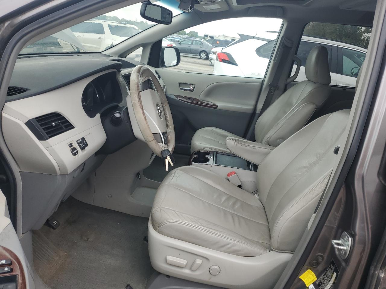 2011 Toyota Sienna Xle VIN: 5TDYK3DC3BS148985 Lot: 83823045