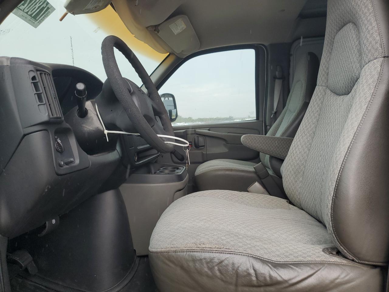 2003 Chevrolet Express G1500 VIN: 1GCEG15X331183406 Lot: 84524845