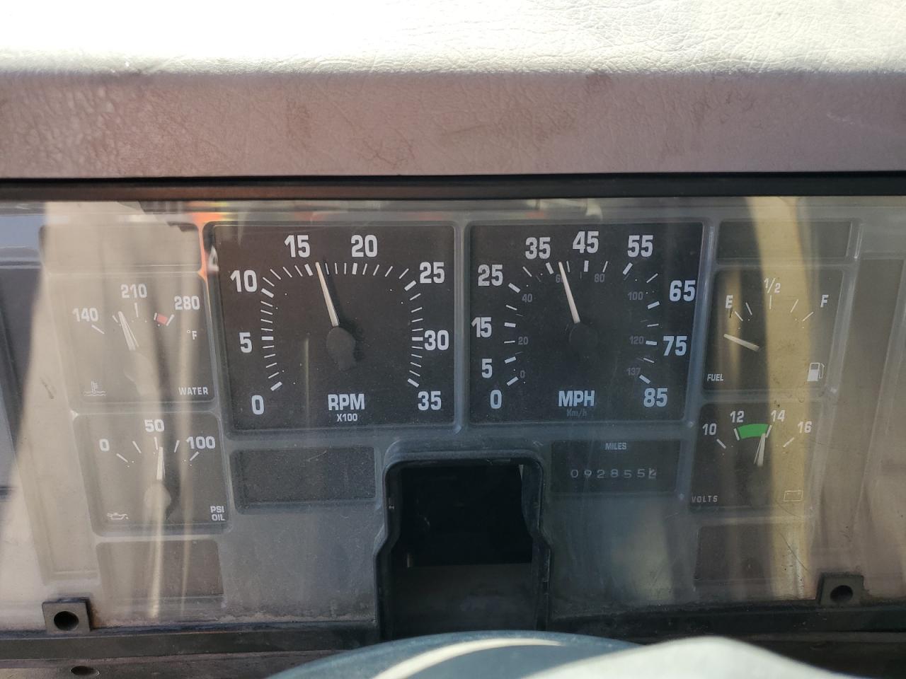 2001 International 4000 4700 - Semi Truck VIN: 1HTSCAAM11H356261 Lot: 81290635