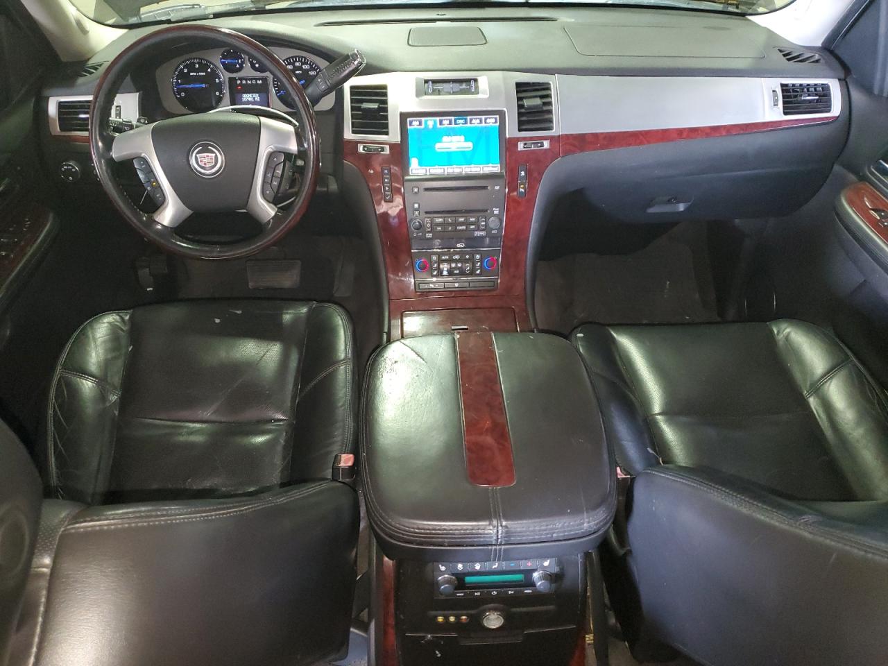 2008 Cadillac Escalade Luxury VIN: 1GYFK63888R216706 Lot: 71682285