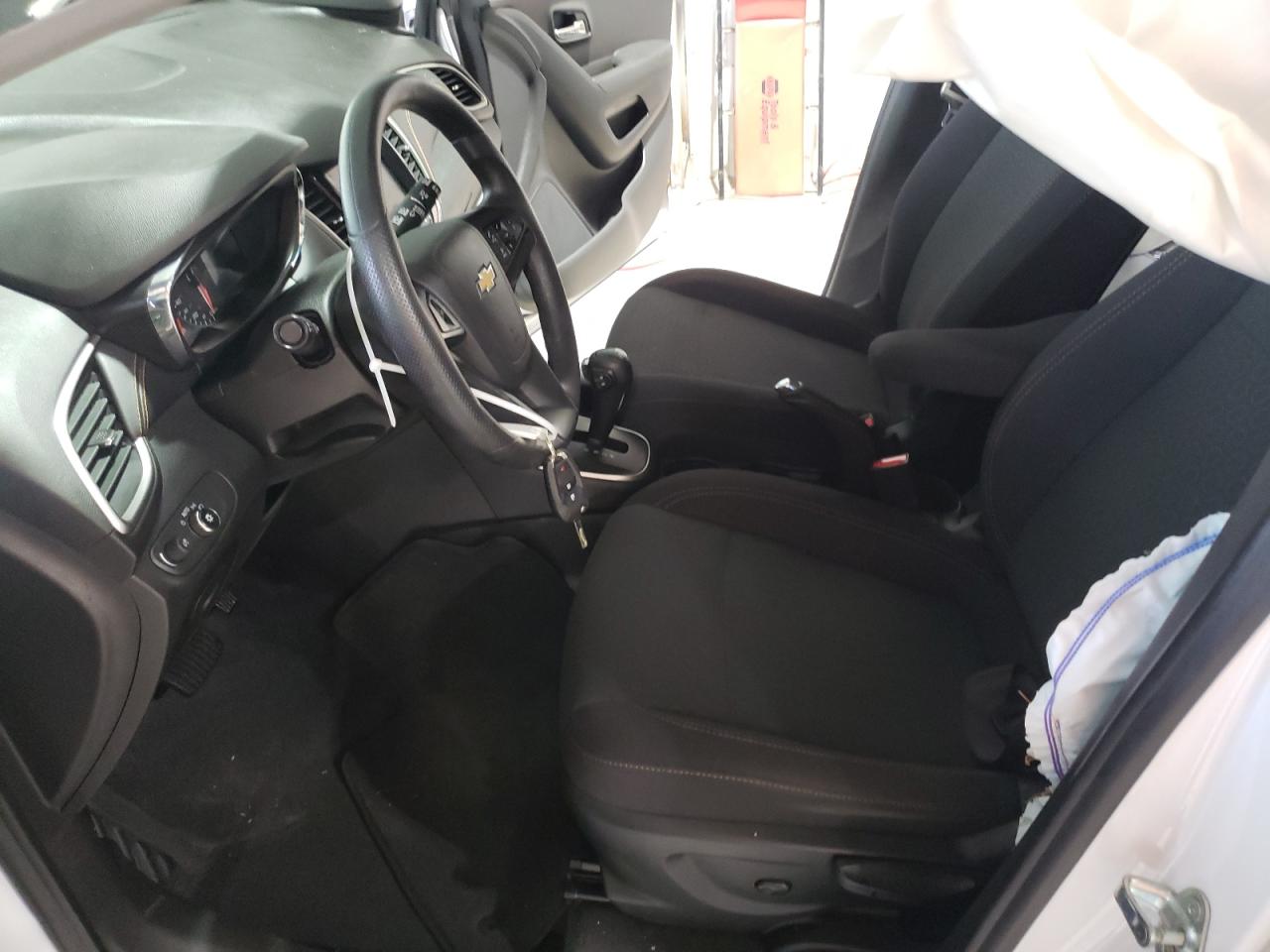 2020 Chevrolet Trax Ls VIN: 3GNCJNSB3LL153170 Lot: 81785875