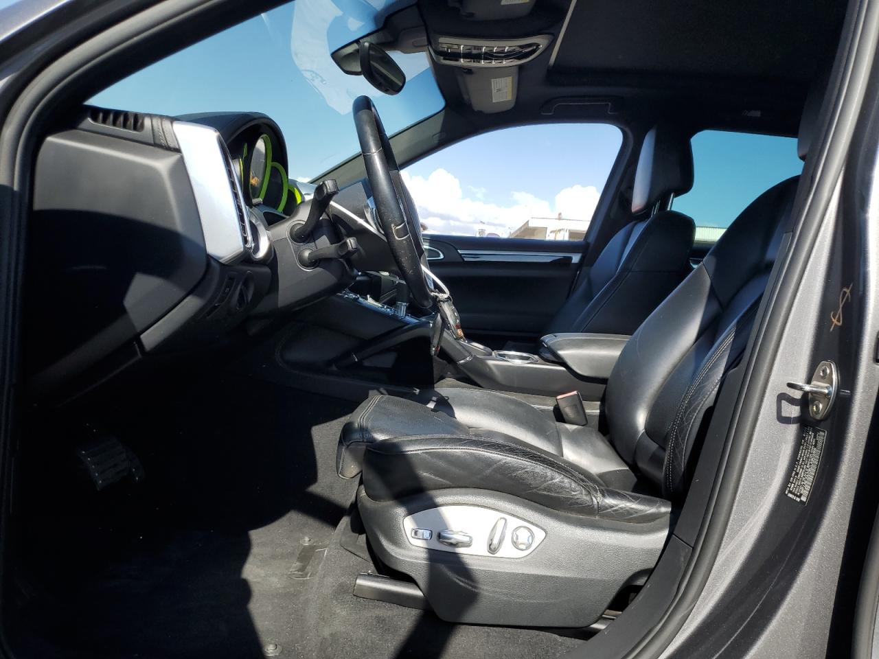 2012 Porsche Cayenne S Hybrid VIN: WP1AE2A29CLA90588 Lot: 84244395