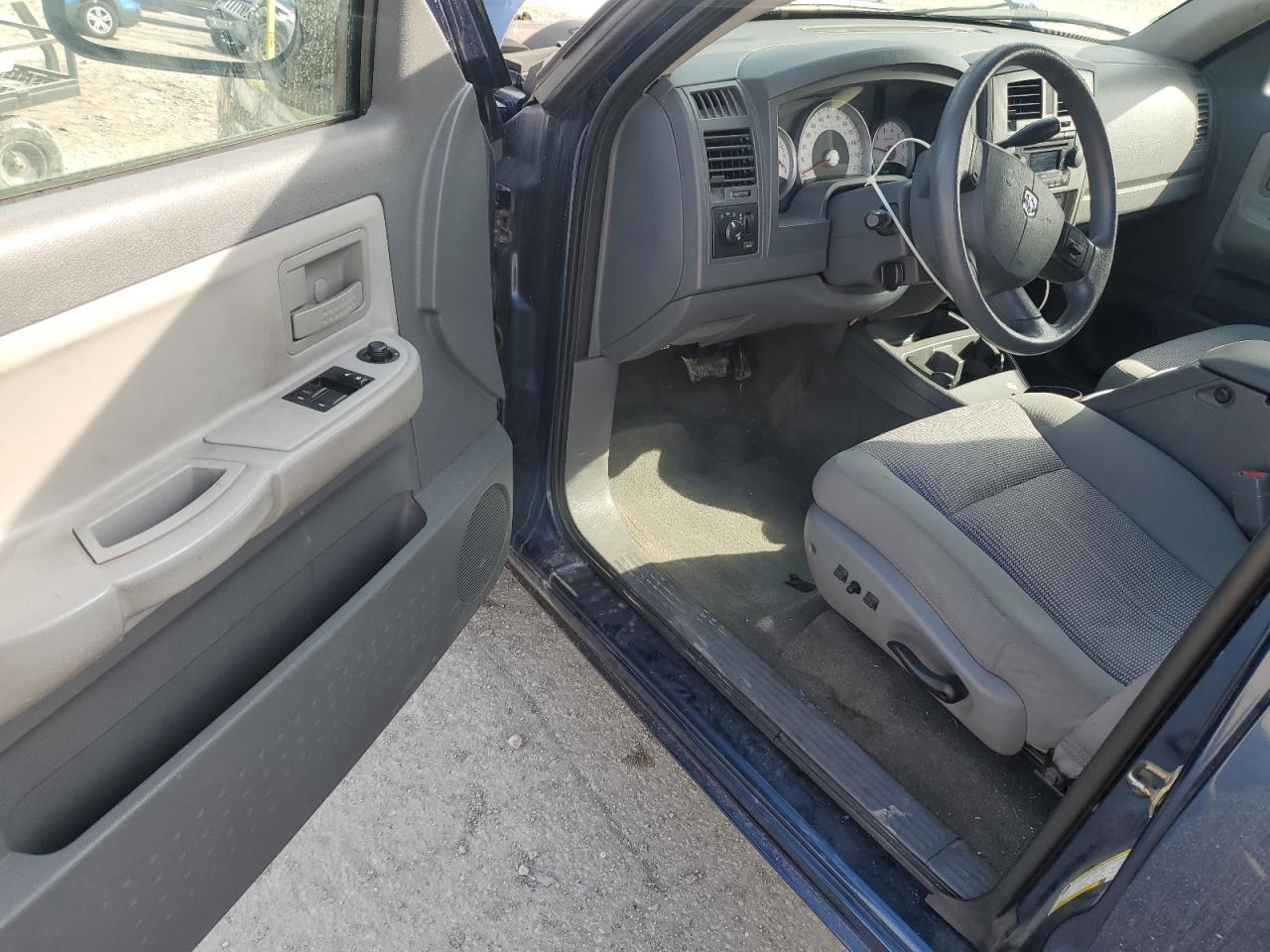 2007 Dodge Dakota Slt VIN: 1D7HW42K27S113332 Lot: 71510905