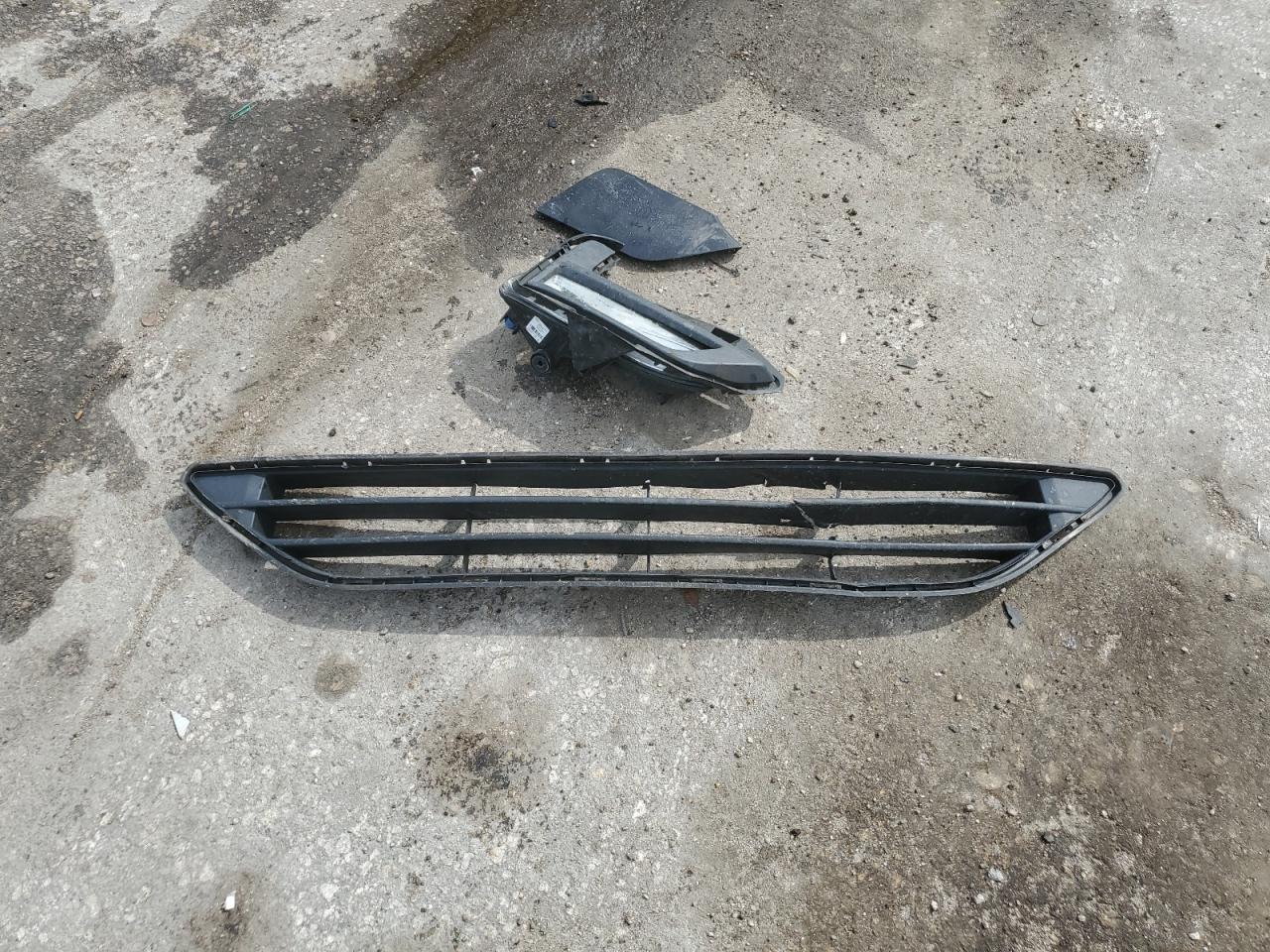 2017 Nissan Rogue S VIN: 5N1AT2MT2HC881110 Lot: 80810105