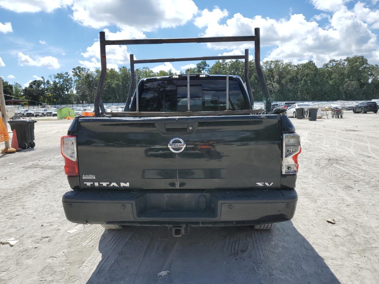 2017 Nissan Titan Sv VIN: 1N6AA1E65HN560760 Lot: 84422045
