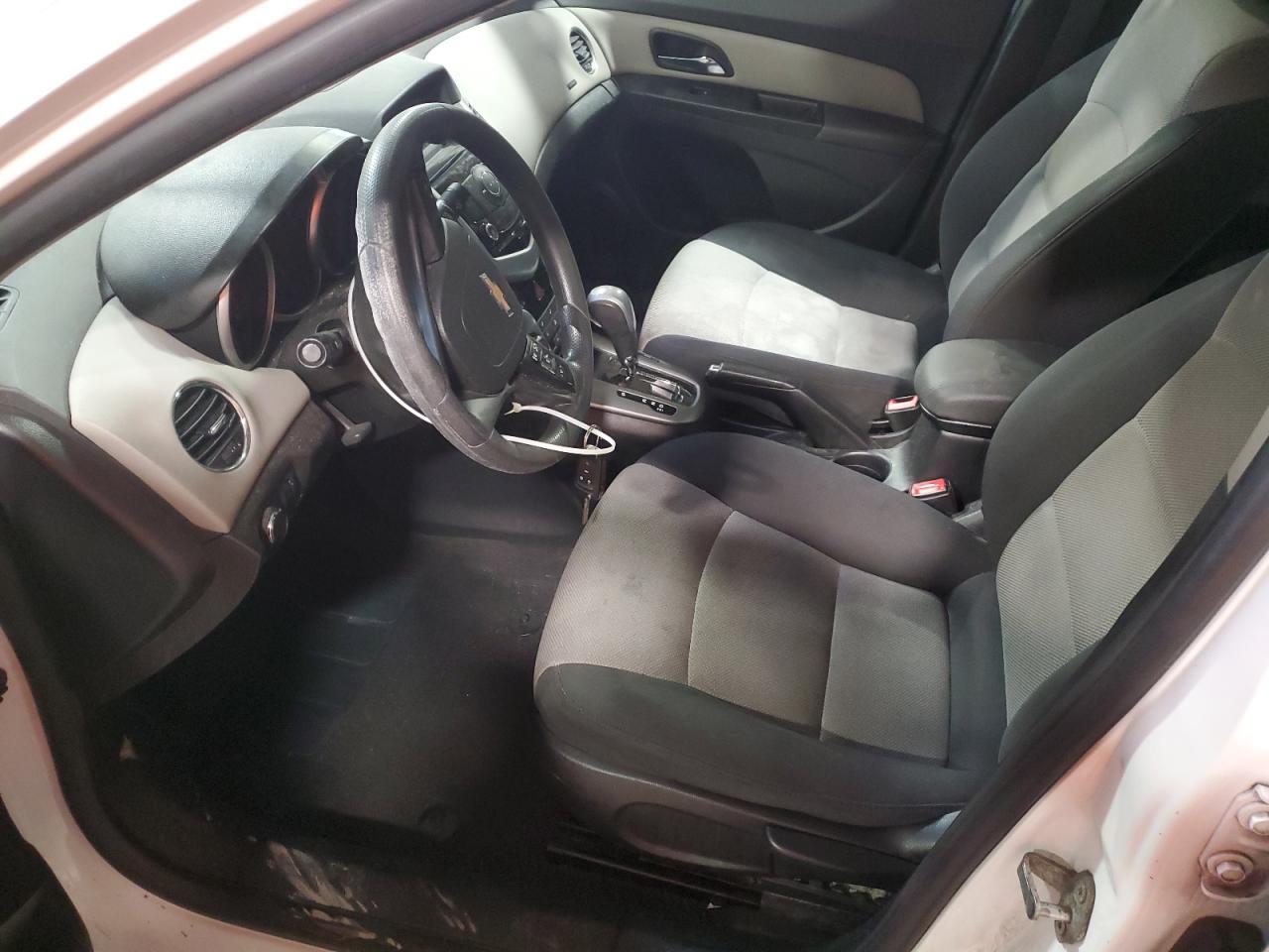 2014 Chevrolet Cruze Ls VIN: 1G1PA5SG9E7393247 Lot: 82125765