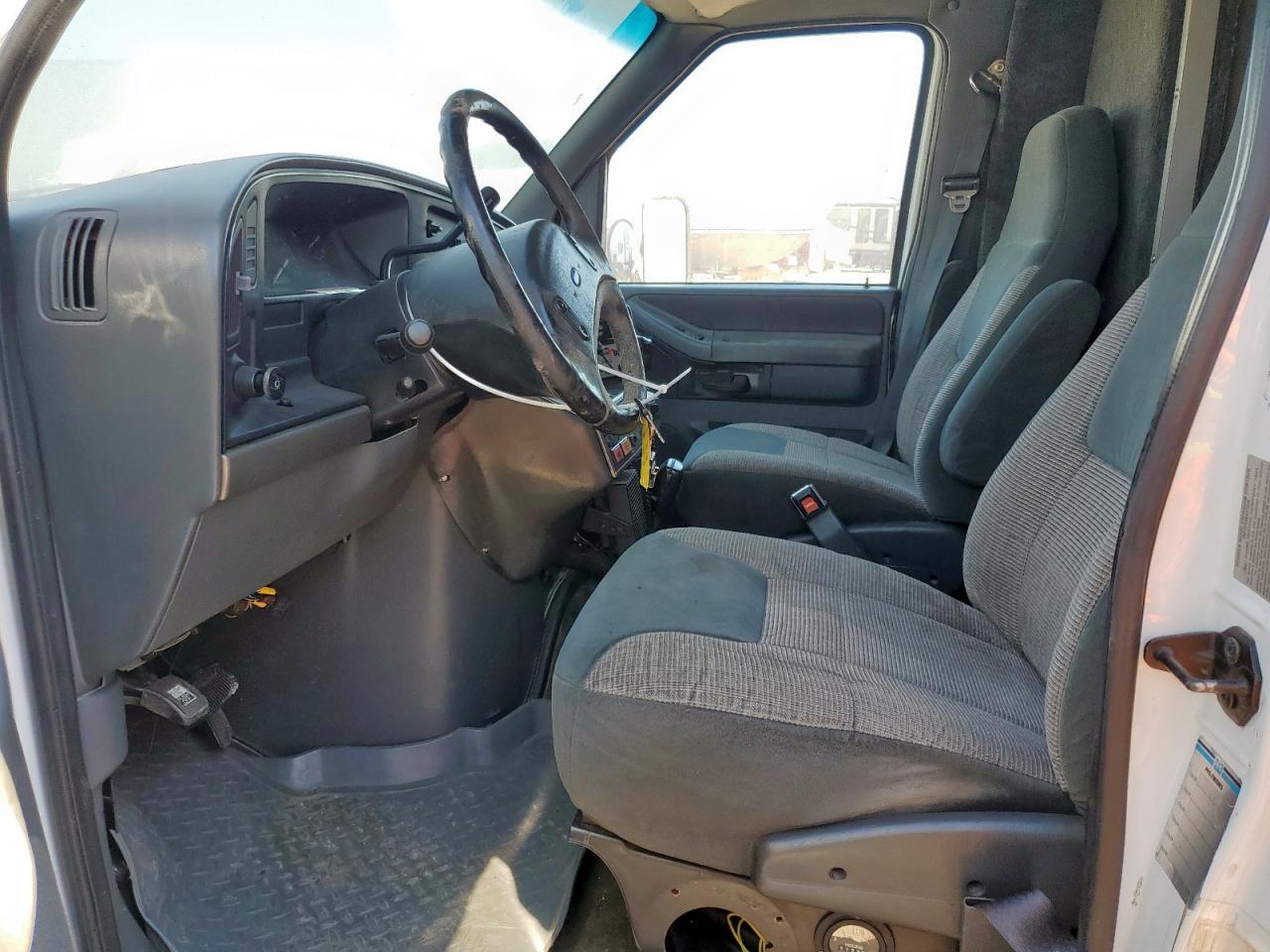 1994 Ford Econoline E350 Cutaway Van VIN: 1FDKE30M7RHC11804 Lot: 84376045