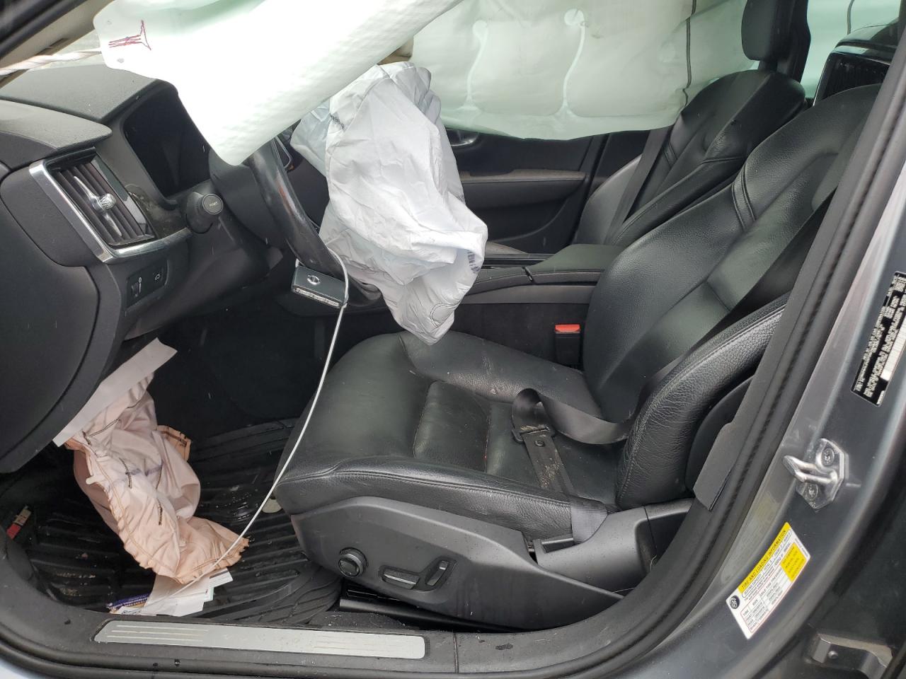 2018 Volvo S90 T5 Momentum VIN: LVY982MK0JP037090 Lot: 71398805