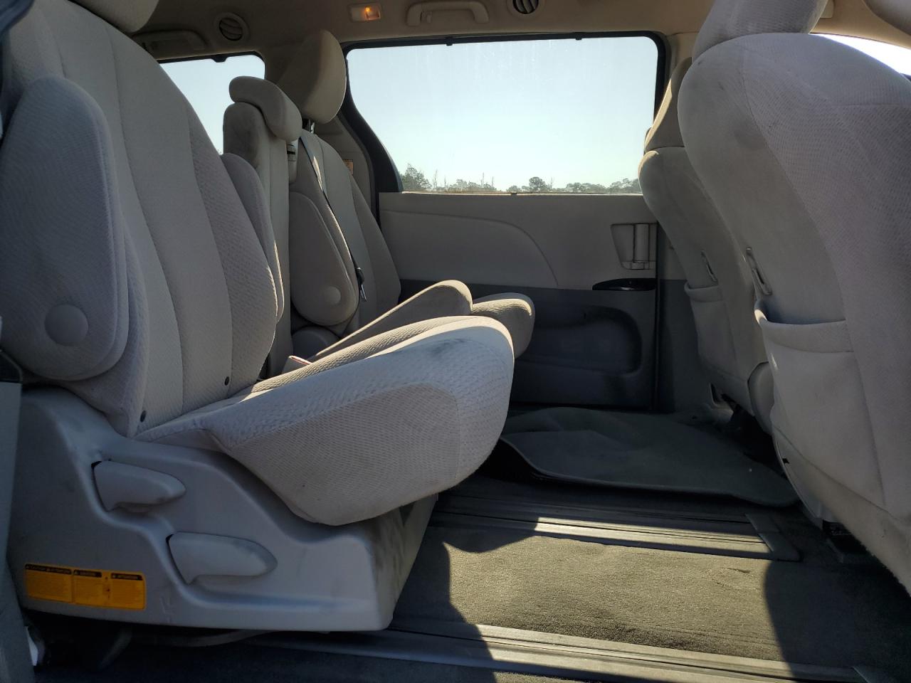 2012 Toyota Sienna Le VIN: 5TDKK3DC9CS255921 Lot: 81552965