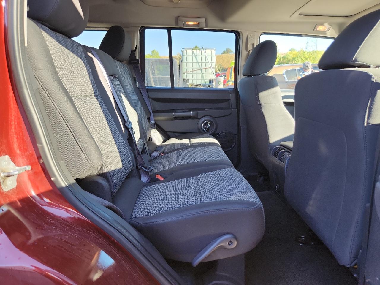 2009 Jeep Commander Sport VIN: 1J8HG48K49C519309 Lot: 83863115