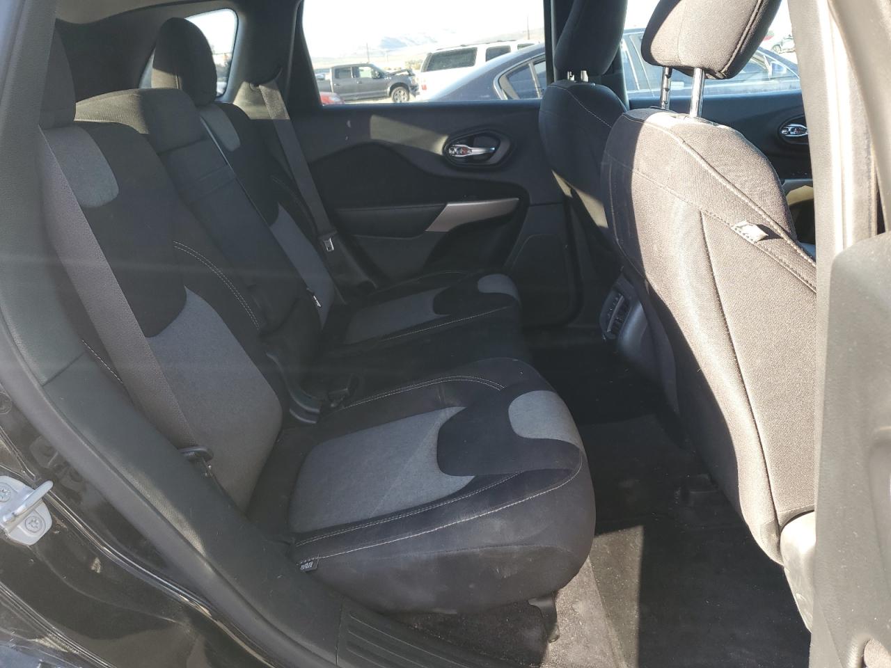 2018 Jeep Cherokee Latitude VIN: 1C4PJMCX2JD534347 Lot: 80913675