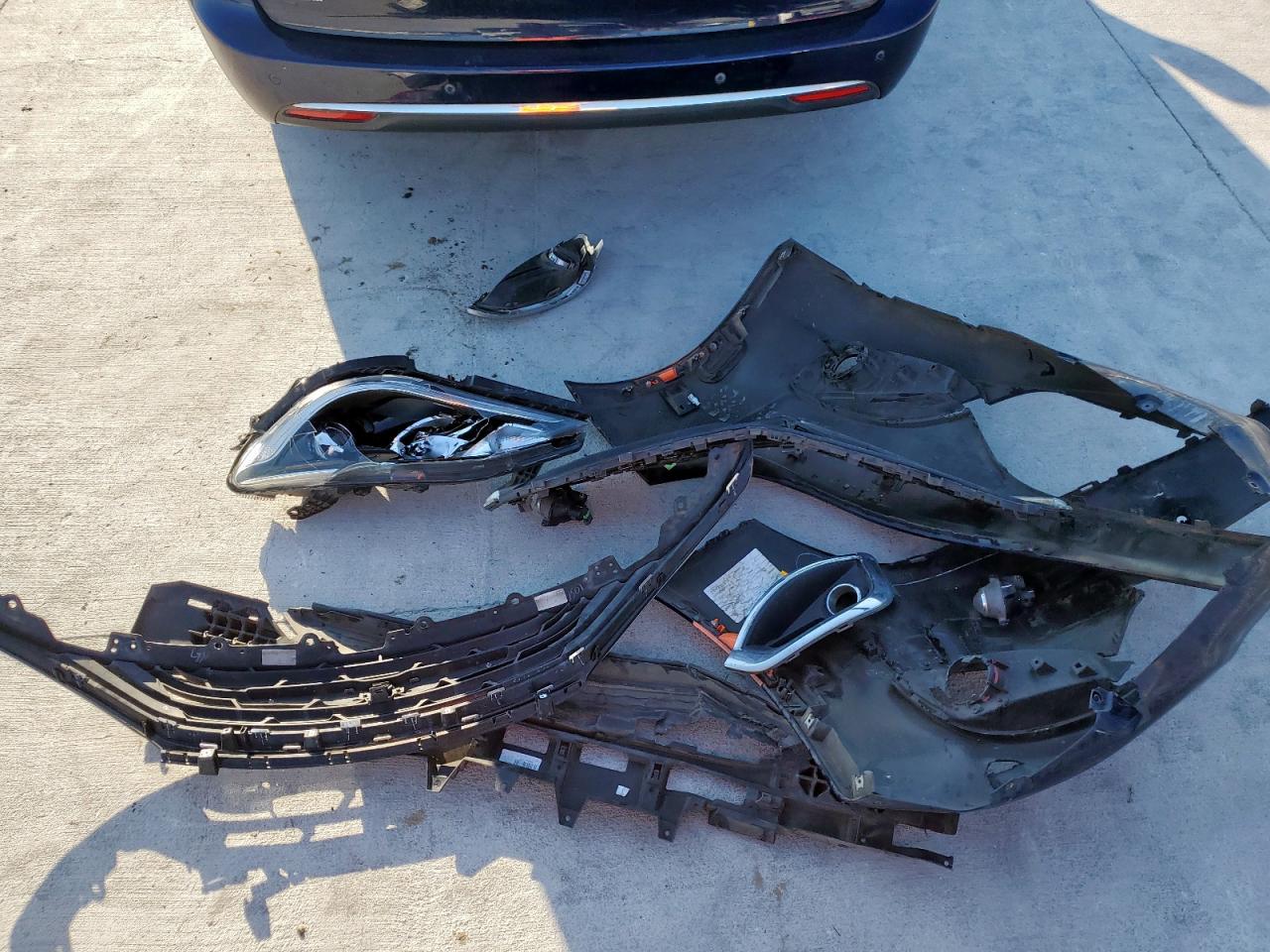 2018 Chrysler Pacifica Hybrid Limited VIN: 2C4RC1N71JR168456 Lot: 81914685