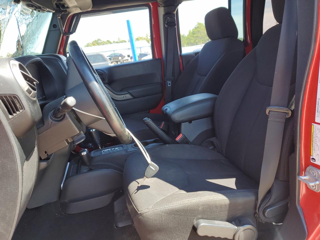 2014 Jeep Wrangler Unlimited Sport VIN: 1C4BJWDG0EL207560 Lot: 71857555