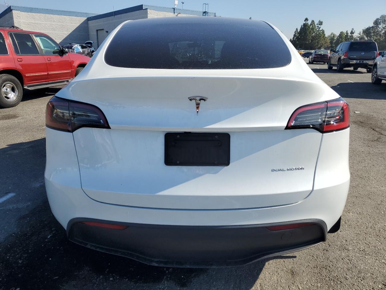 2024 Tesla Model Y VIN: 7SAYGDEE0RA237080 Lot: 81610185