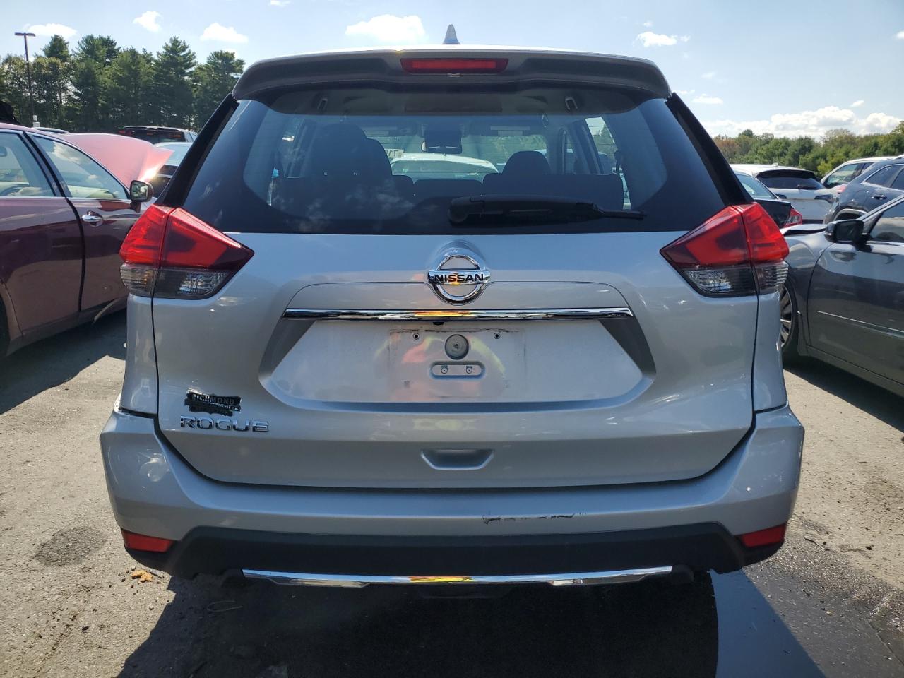 2017 Nissan Rogue S VIN: JN8AT2MV8HW263007 Lot: 71673155