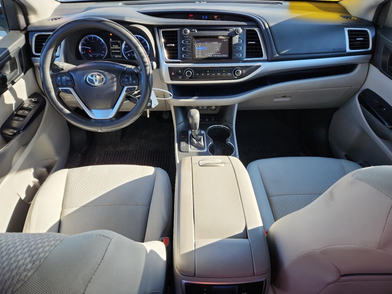 2018 Toyota Highlander Le VIN: 5TDBZRFH2JS883713 Lot: 82119555