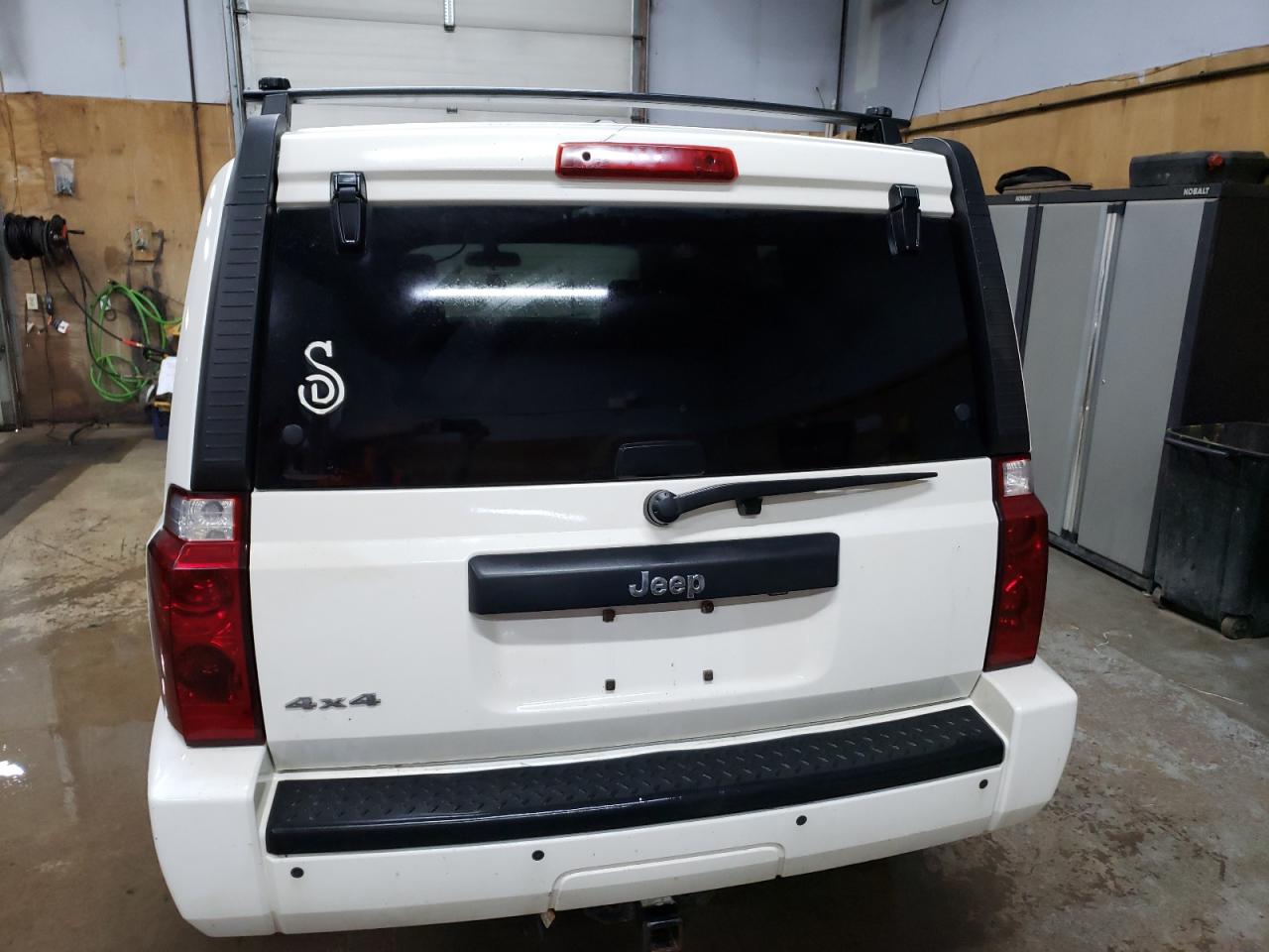 2010 Jeep Commander Sport VIN: 1J4RG4GK5AC131582 Lot: 81515905