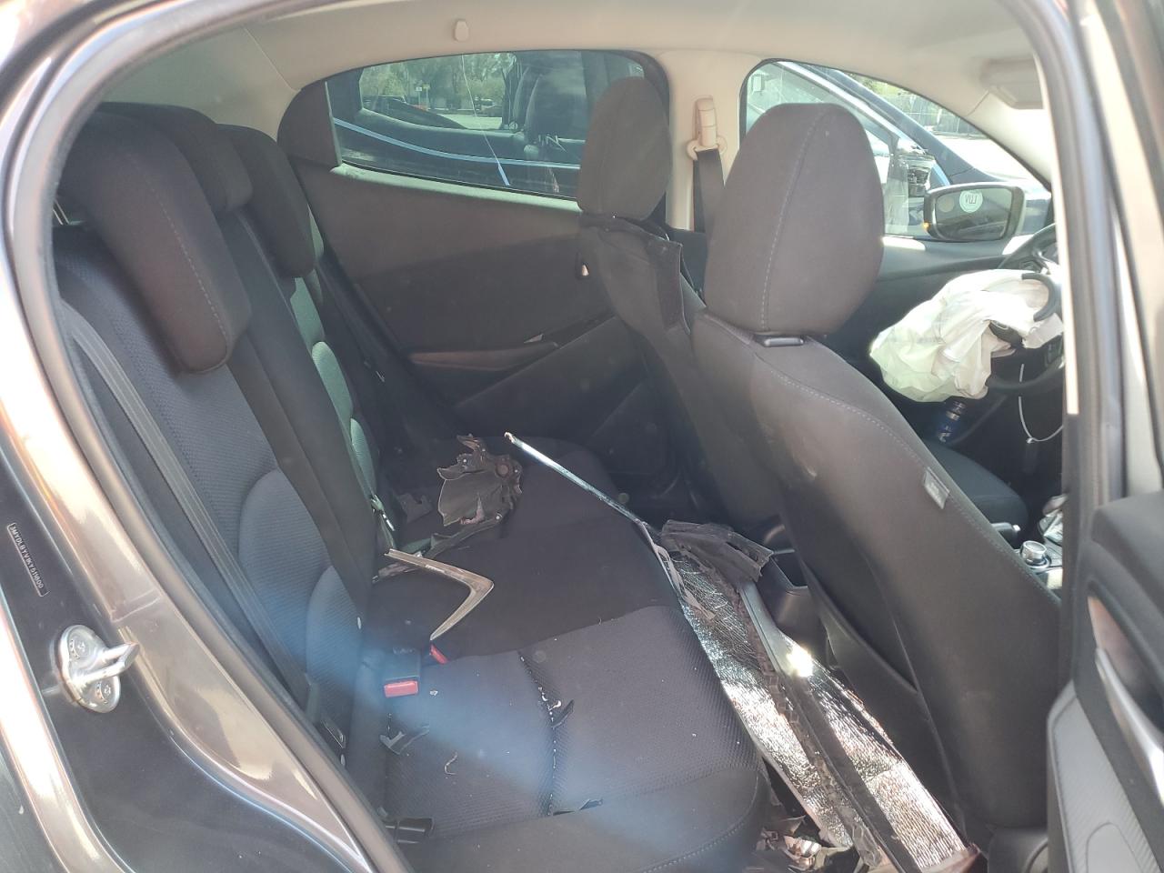 2019 Toyota Yaris L VIN: 3MYDLBYV1KY511800 Lot: 84834925