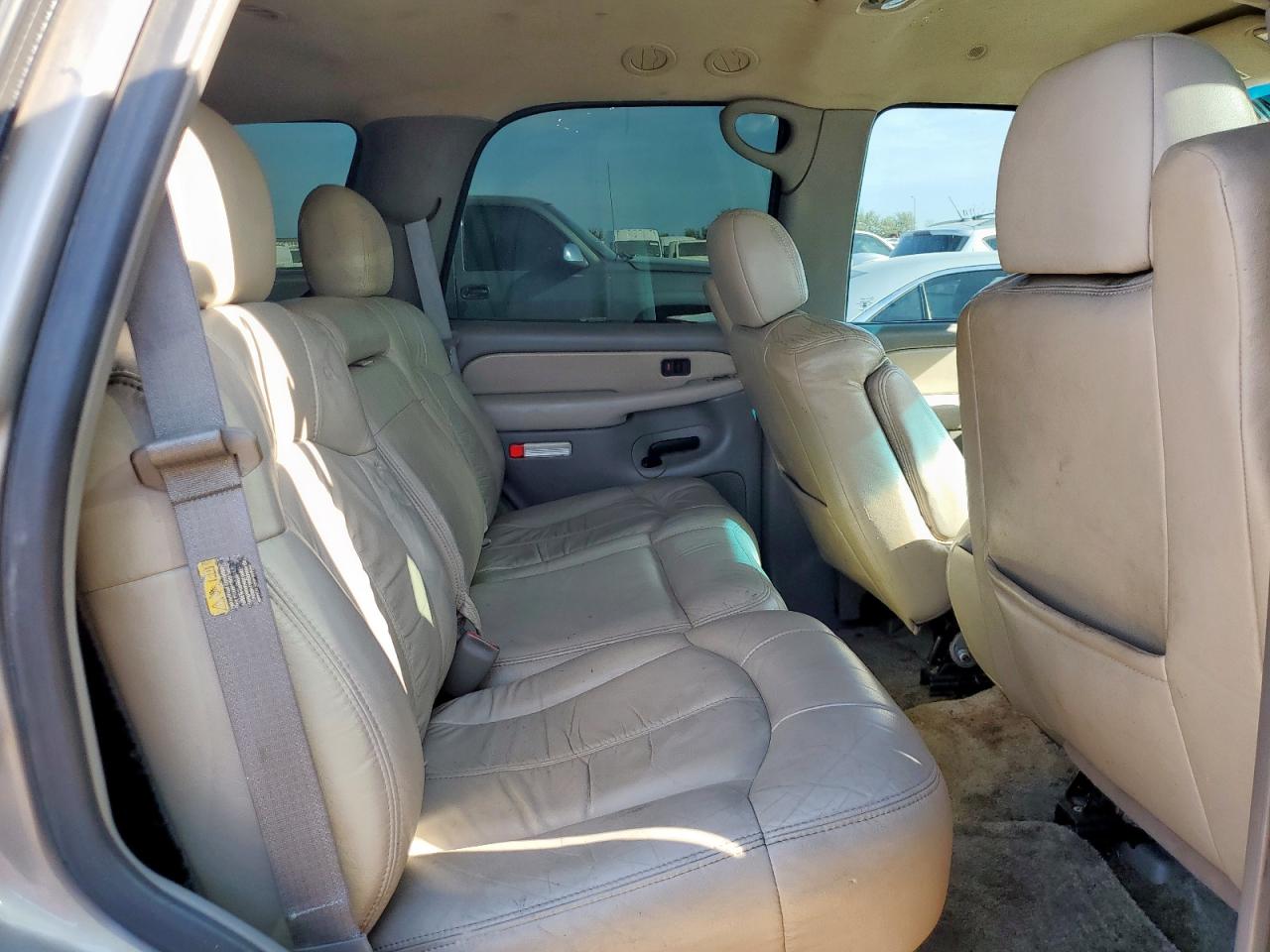 2001 Chevrolet Tahoe C1500 VIN: 1GNEC13T61R105705 Lot: 80744075