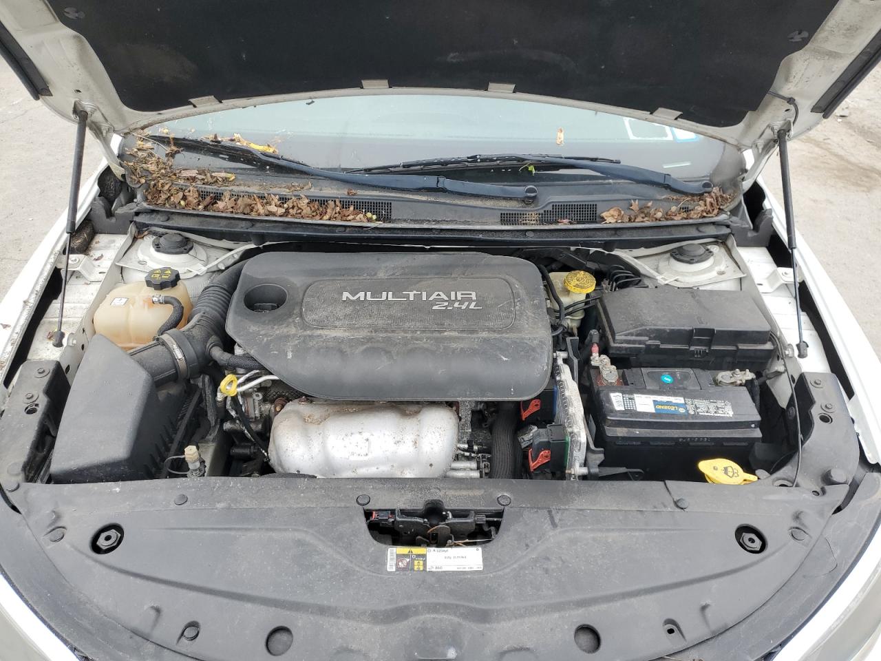 2015 Chrysler 200 Limited VIN: 1C3CCCAB3FN504712 Lot: 81516065