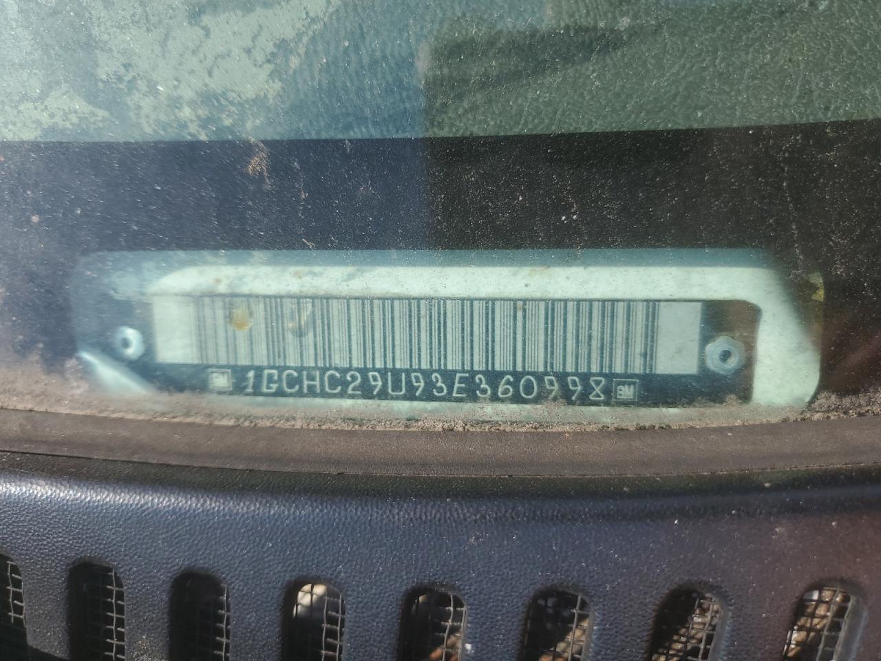 2003 Chevrolet Silverado C2500 Heavy Duty VIN: 1GCHC29U93E360998 Lot: 80368035