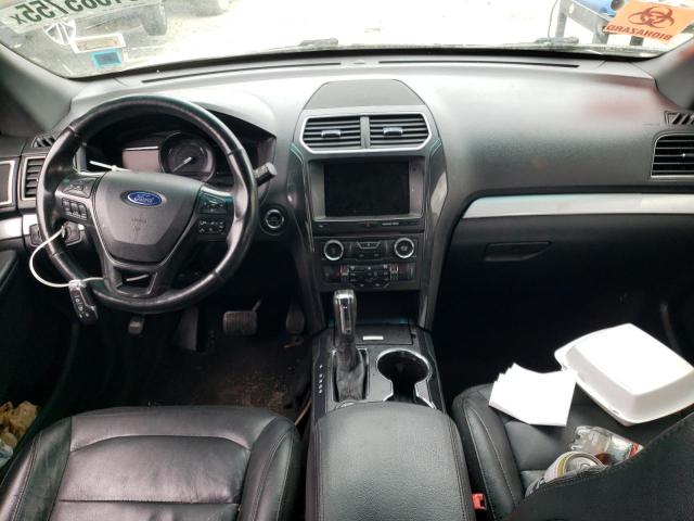 Parquets FORD EXPLORER 2016 Biały