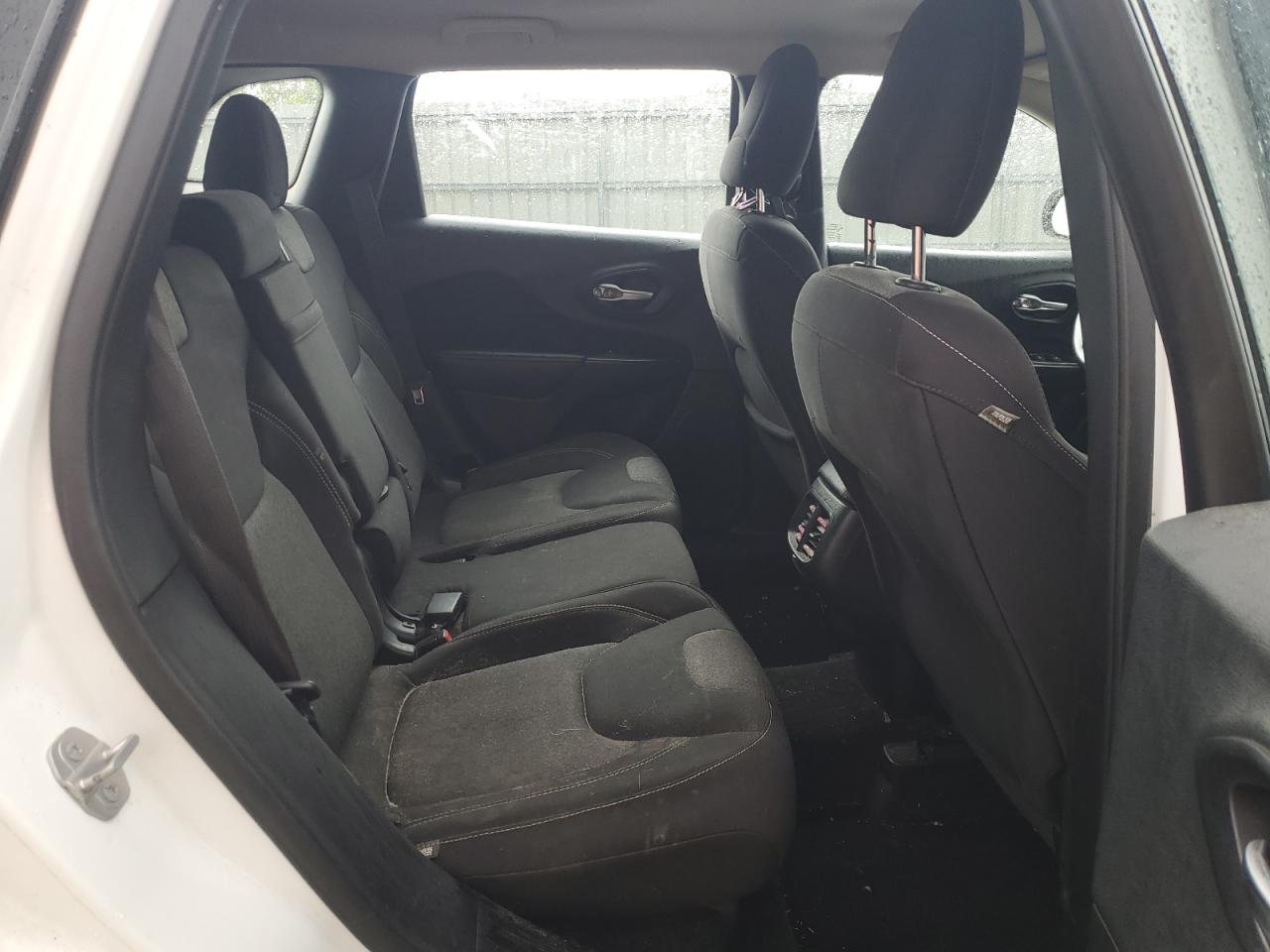 2015 Jeep Cherokee Sport VIN: 1C4PJLAB1FW627468 Lot: 71042435