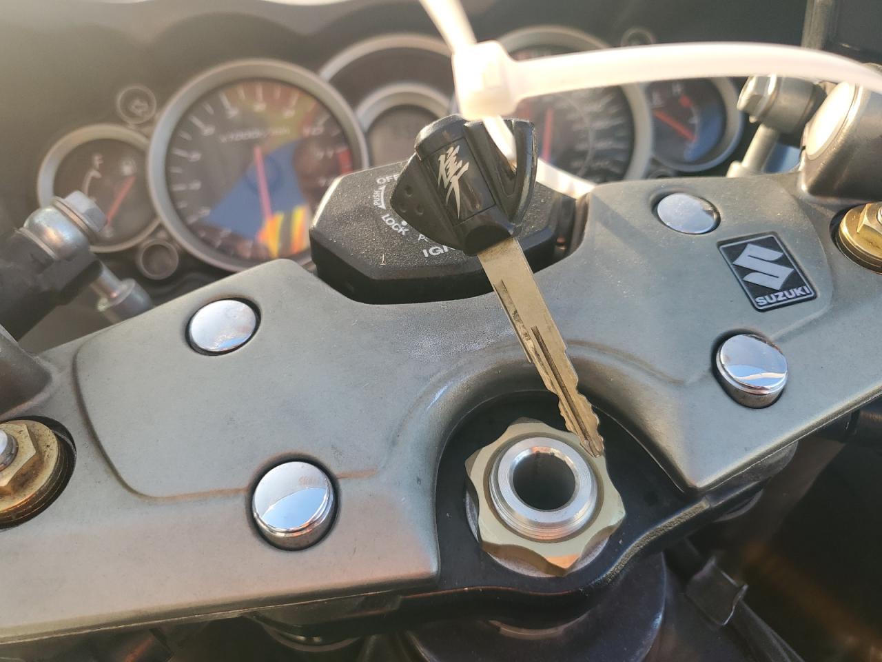 2008 Suzuki Gsx1300 R VIN: JS1GX72A282101639 Lot: 81882945