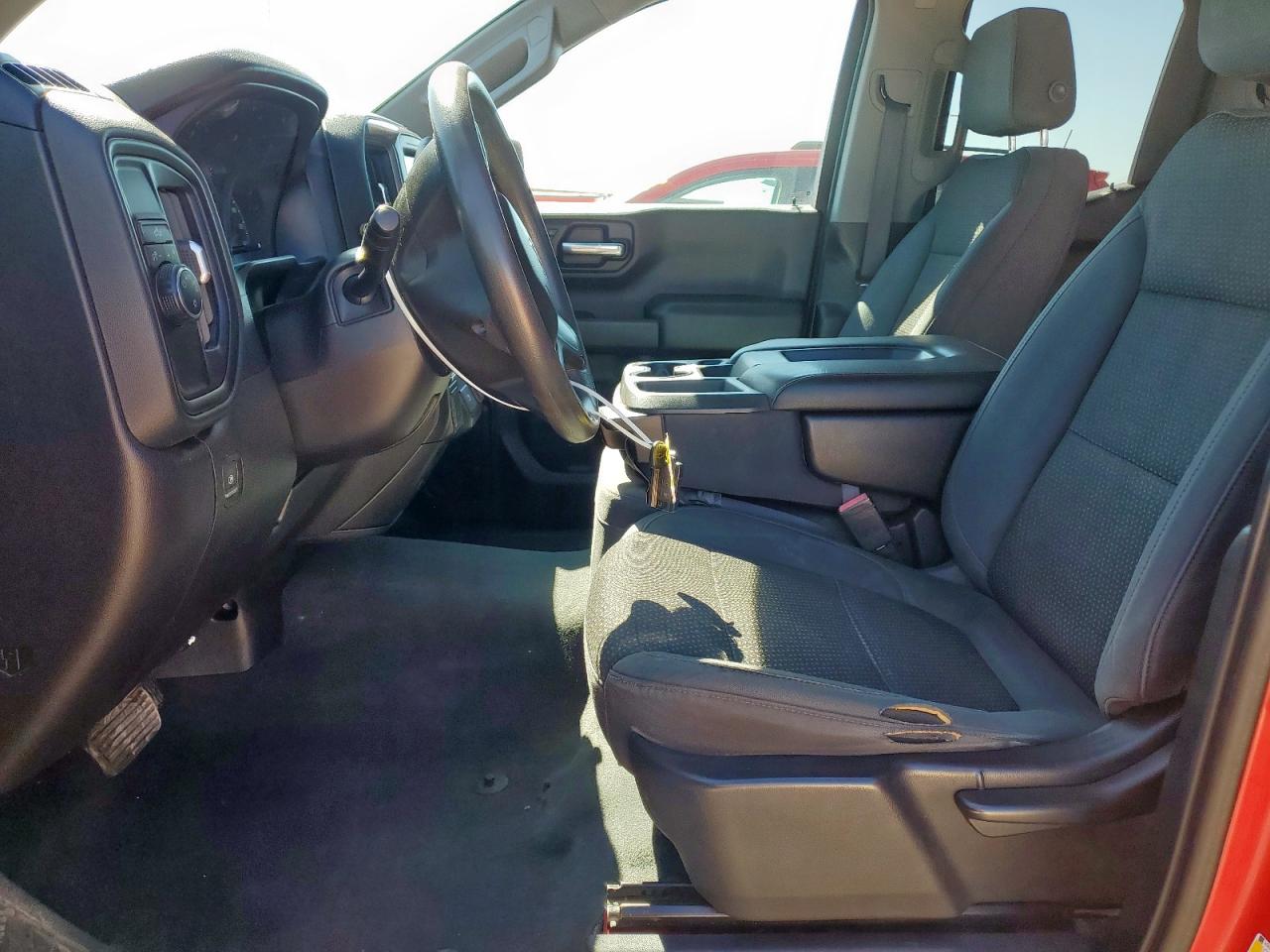 2019 Chevrolet Silverado C1500 Custom VIN: 1GCRWBEF9KZ299243 Lot: 84202355