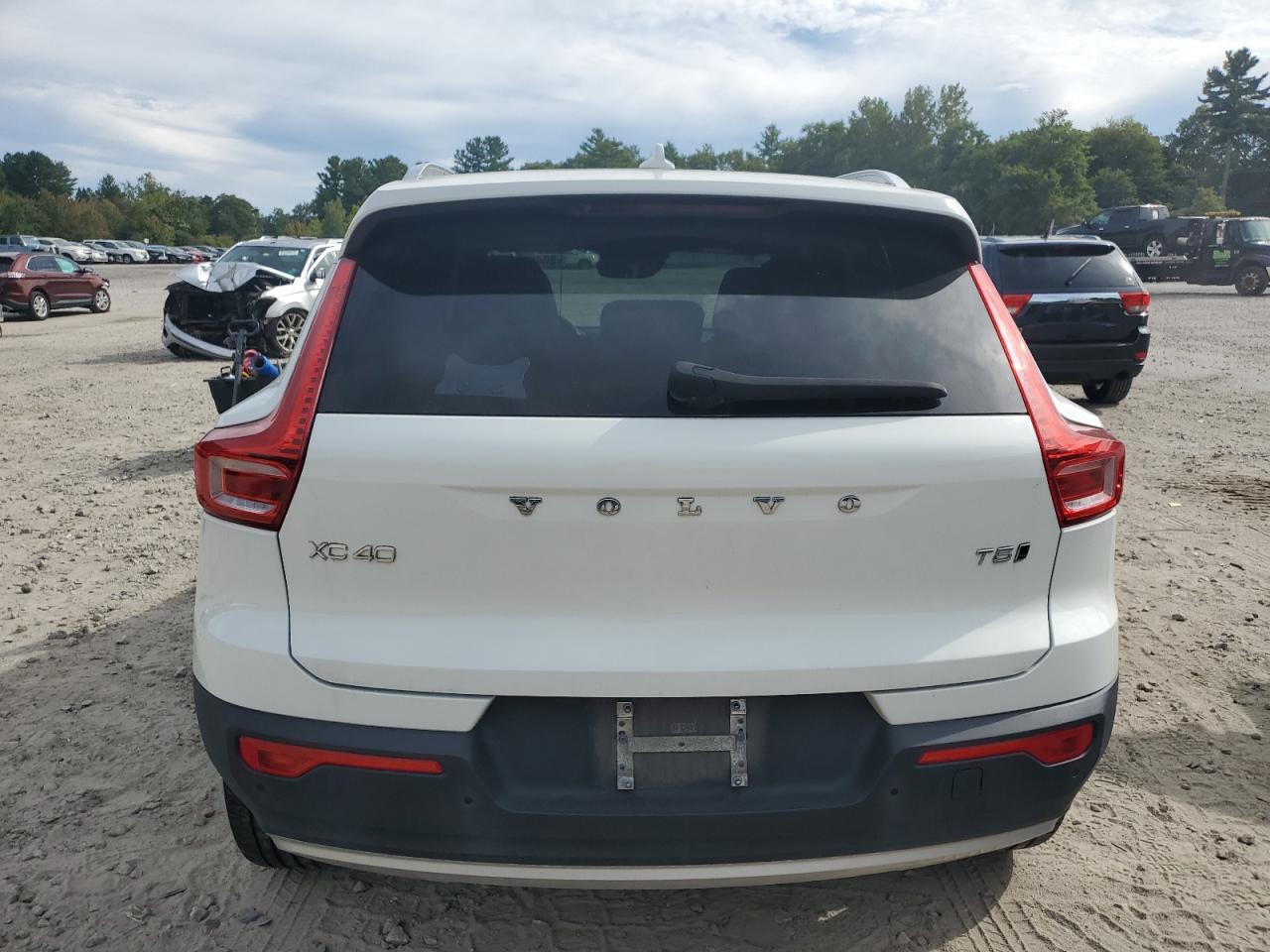 2019 Volvo Xc40 T5 Momentum VIN: YV4162UK5K2111660 Lot: 80487165