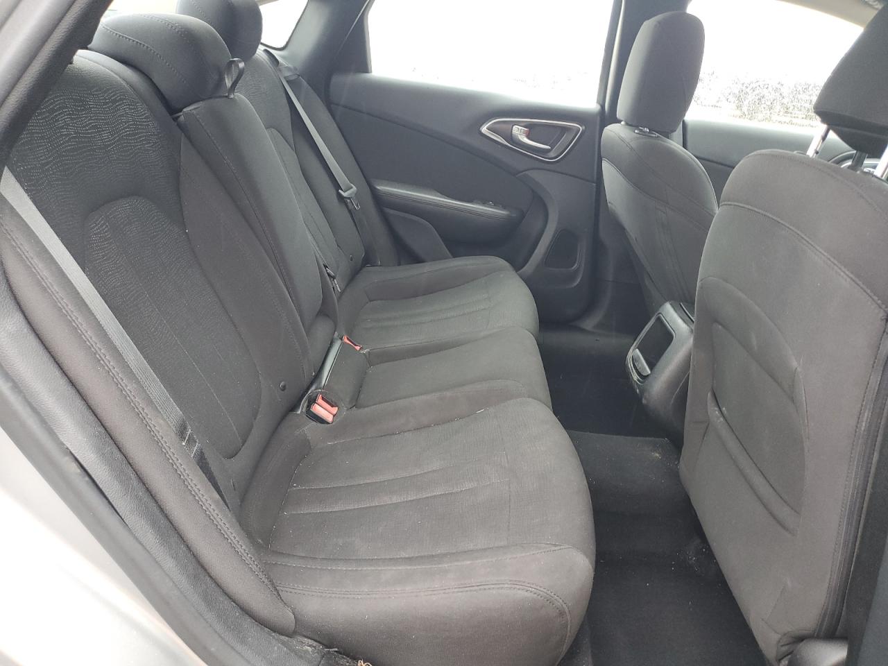 2015 Chrysler 200 Limited VIN: 1C3CCCAB0FN677491 Lot: 81871995