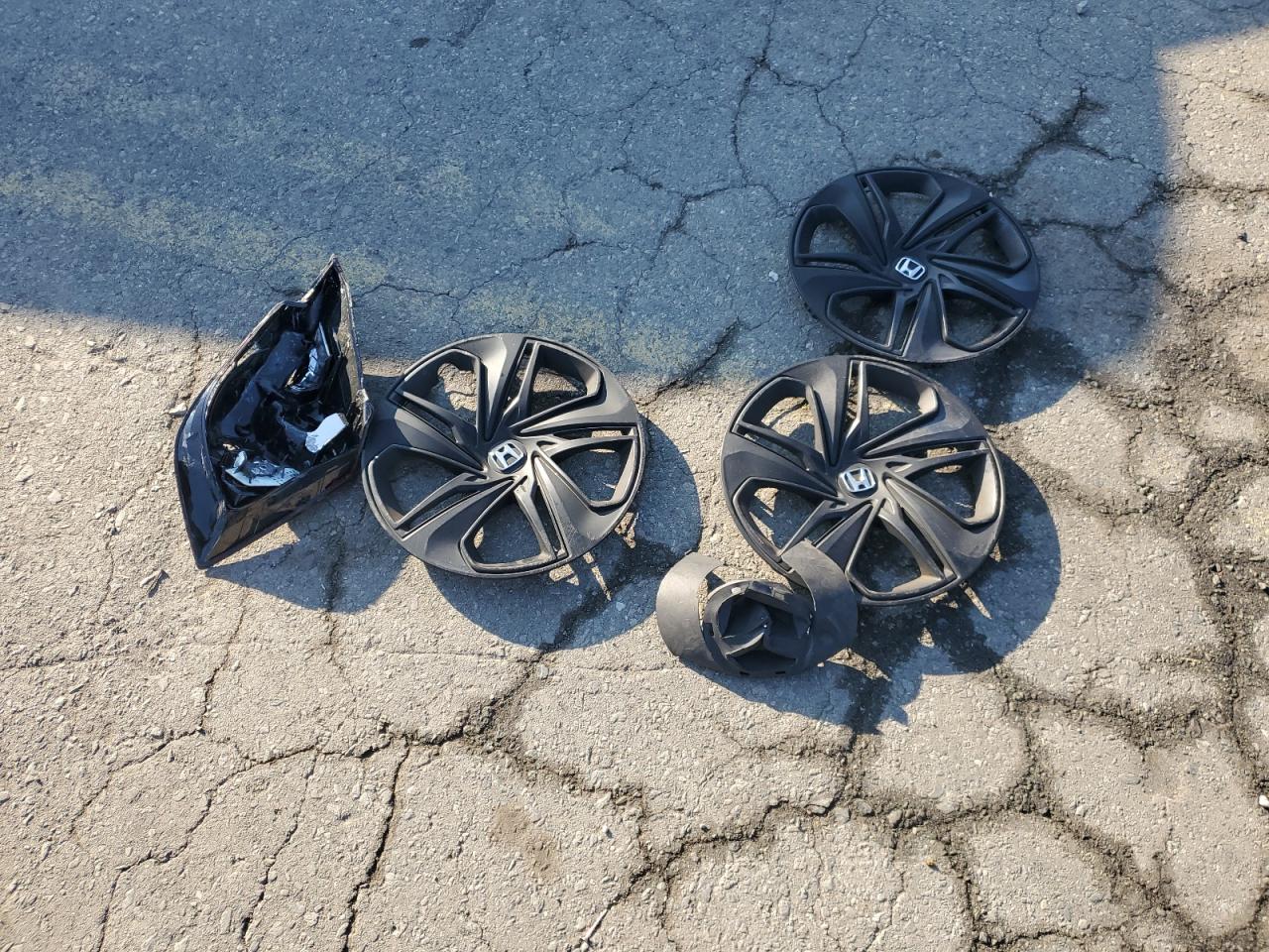 2019 Honda Civic Lx VIN: 2HGFC2F6XKH585629 Lot: 80029565