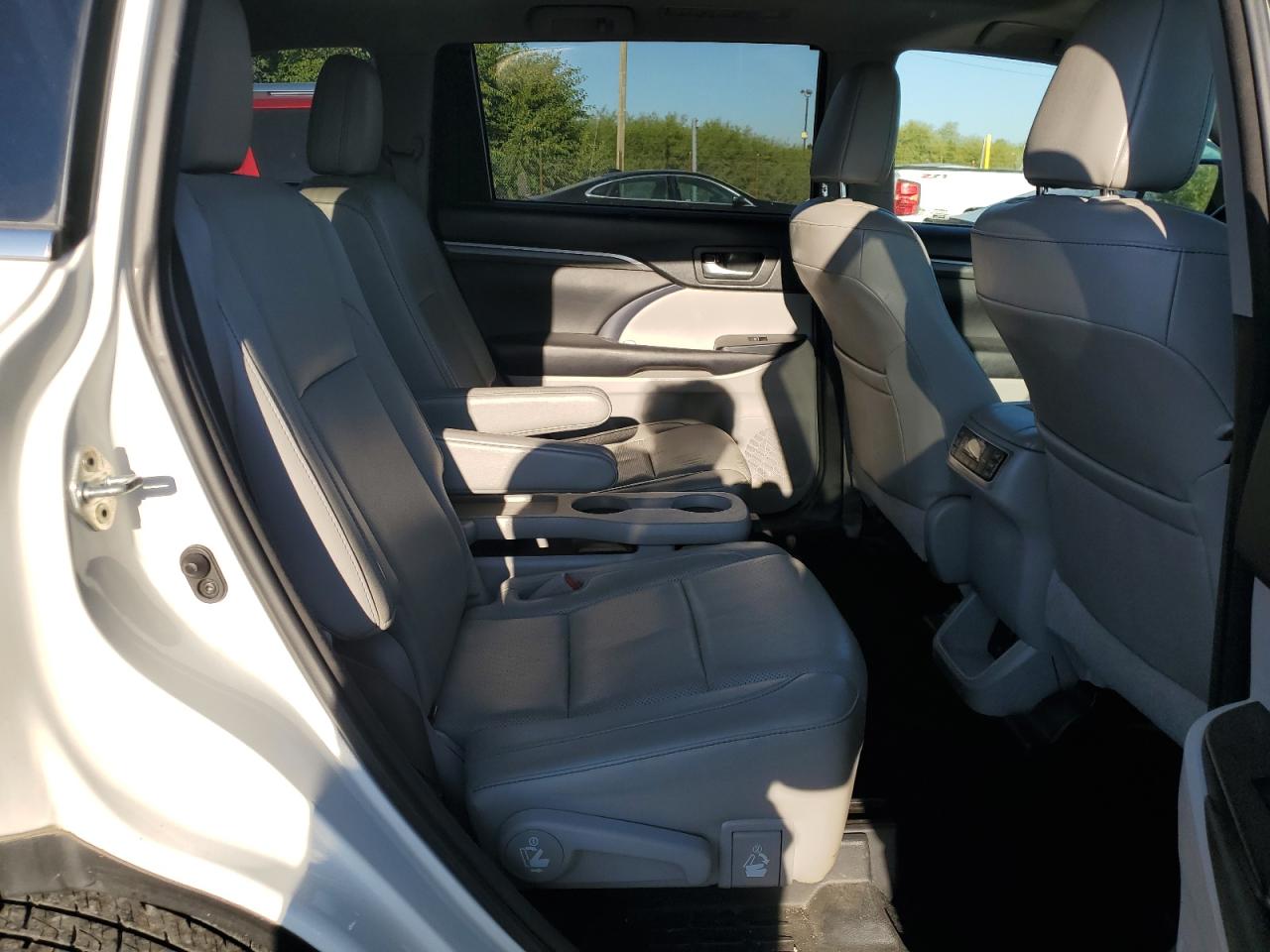 2018 Toyota Highlander Limited VIN: 5TDDZRFH8JS844956 Lot: 70945575