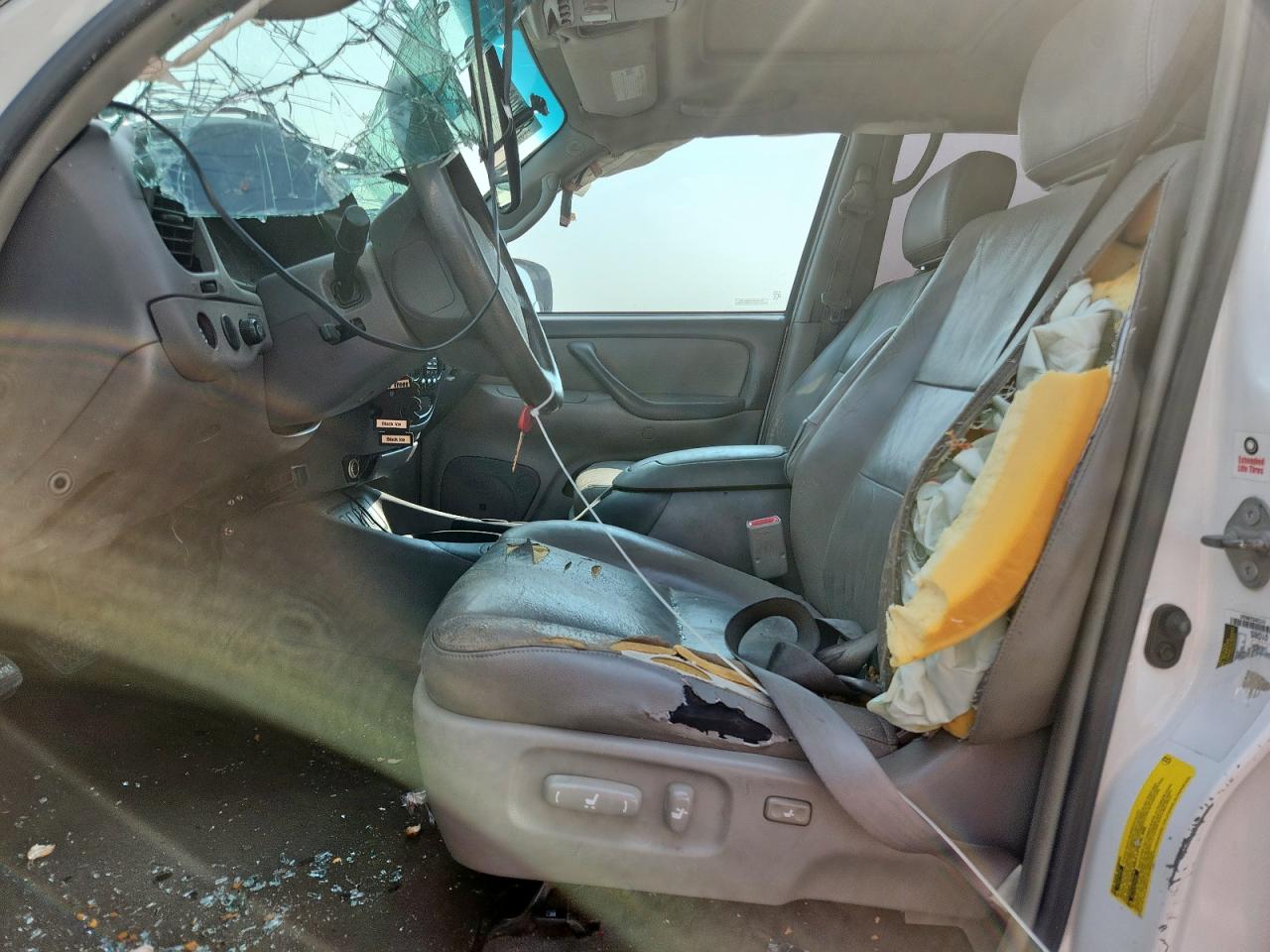 2005 Toyota Sequoia Sr5 VIN: 5TDZT34A75S240850 Lot: 81298245