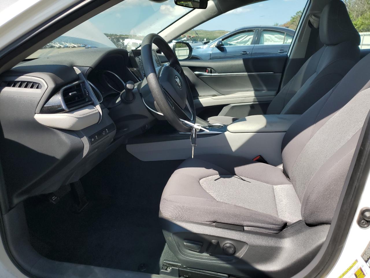 2022 Toyota Camry Le VIN: 4T1C11AK8NU049667 Lot: 81233145