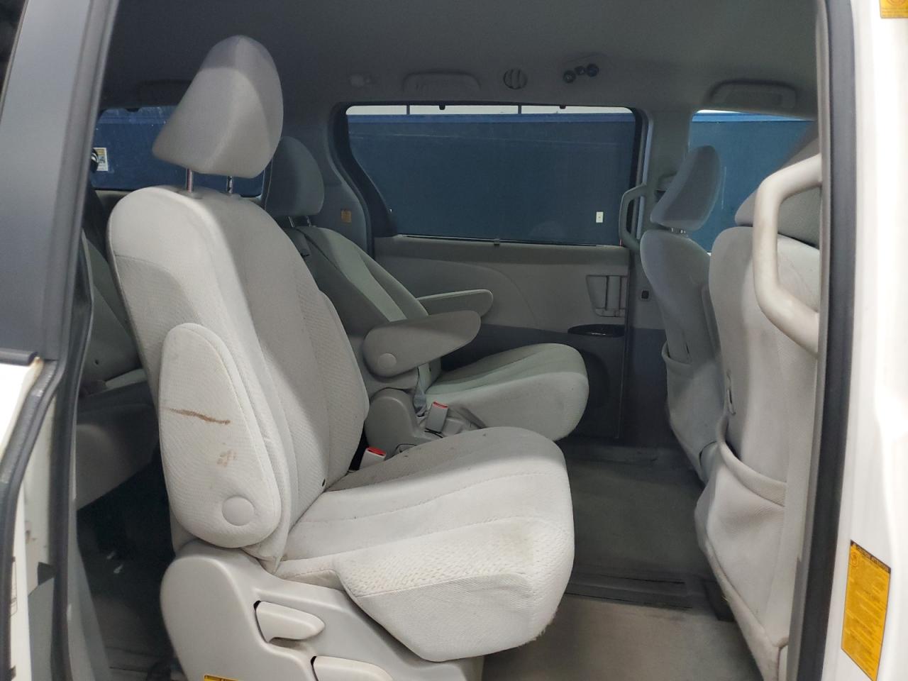 2012 Toyota Sienna Le VIN: 5TDKK3DC8CS183318 Lot: 81241035