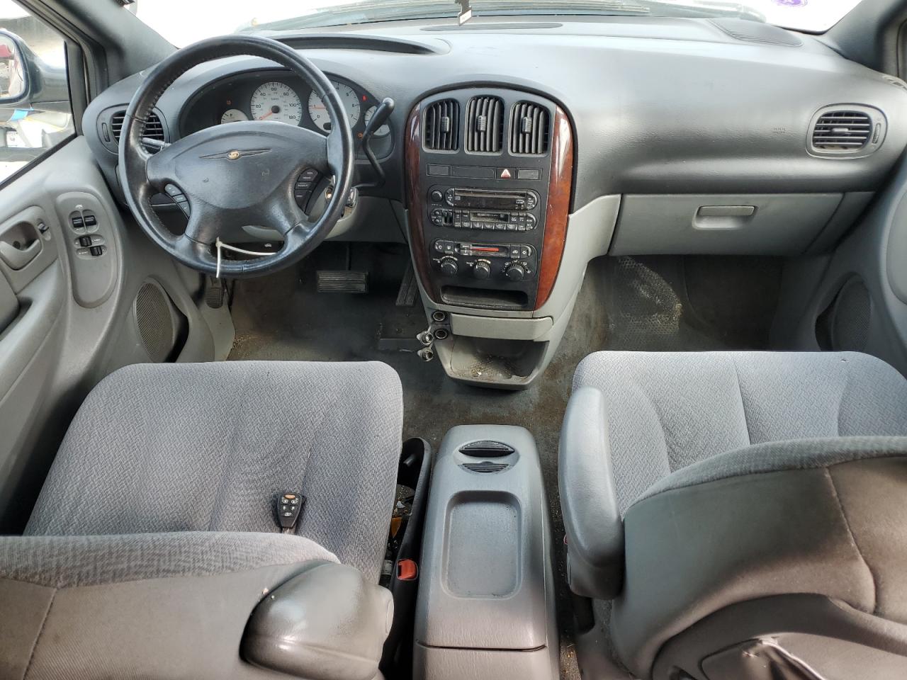 2004 Chrysler Town & Country Touring VIN: 2C4GP54L74R577129 Lot: 70805495