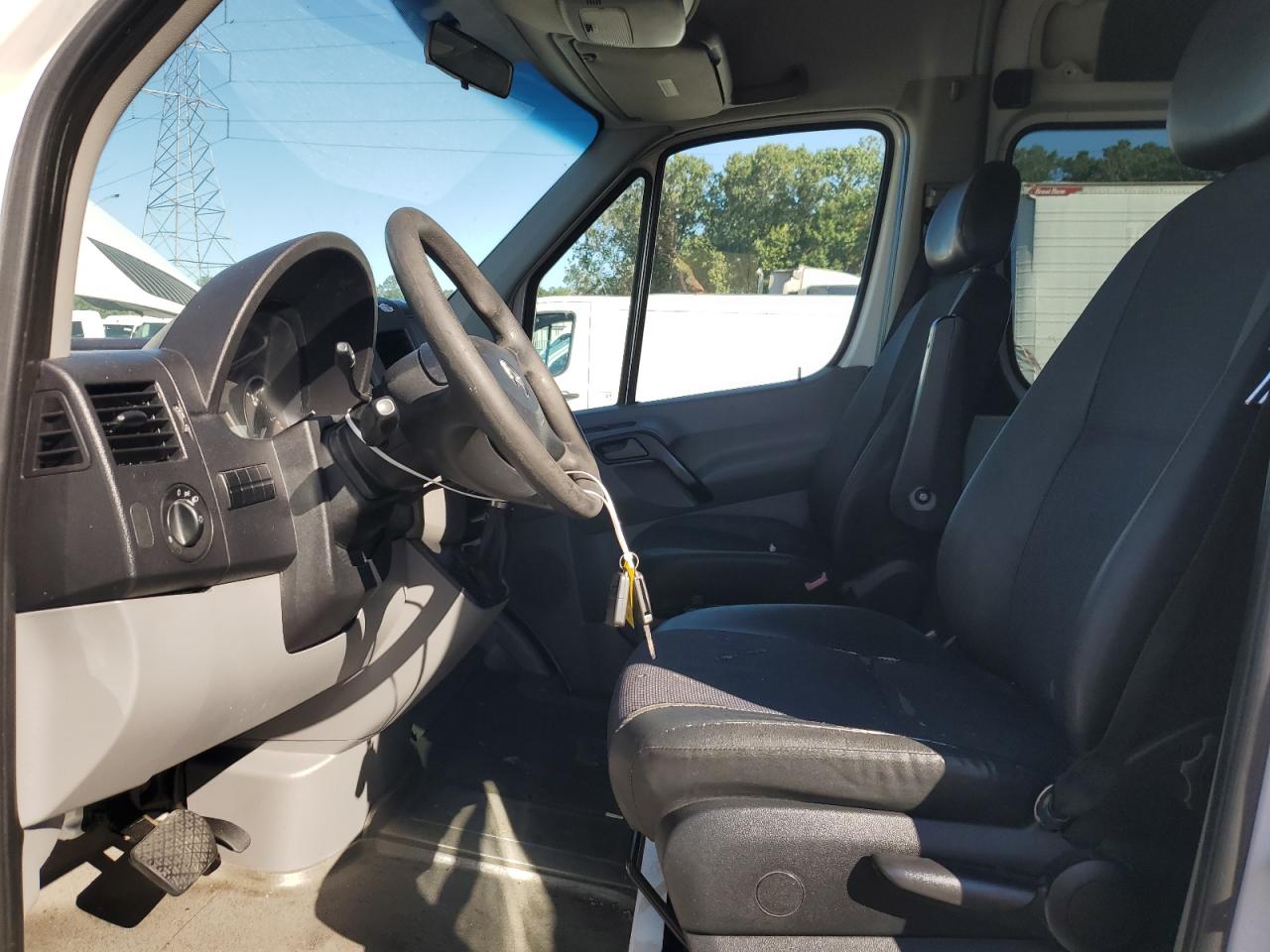 2015 Mercedes-Benz Sprinter 2500 VIN: WD4PE8CC9F5989812 Lot: 72058185