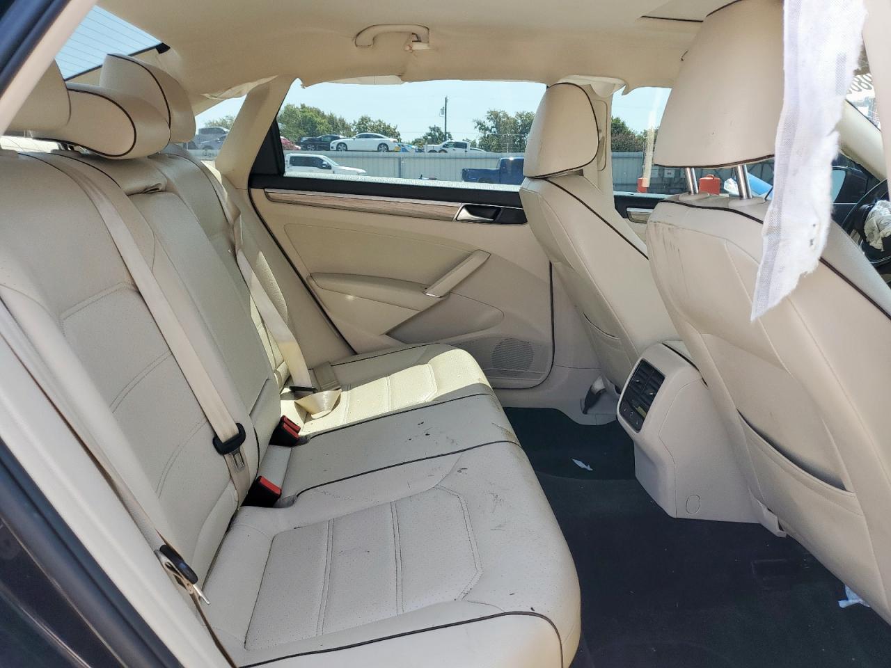 2018 Volkswagen Passat Se VIN: 1VWBA7A35JC043172 Lot: 72069805