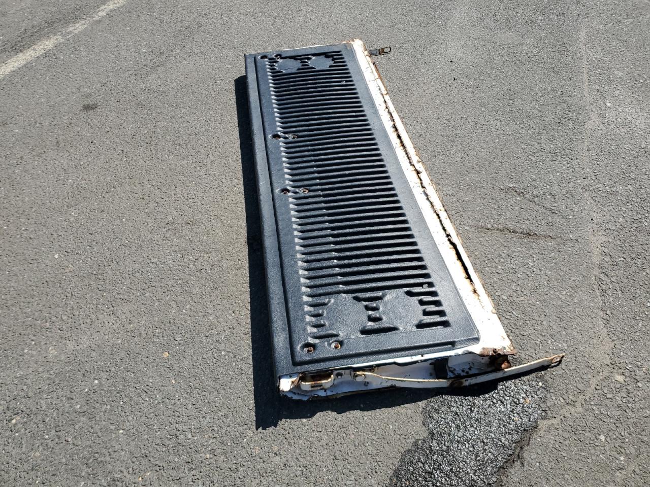 1983 Ford F150 VIN: 2FTDF15Y9DCA66484 Lot: 81189425