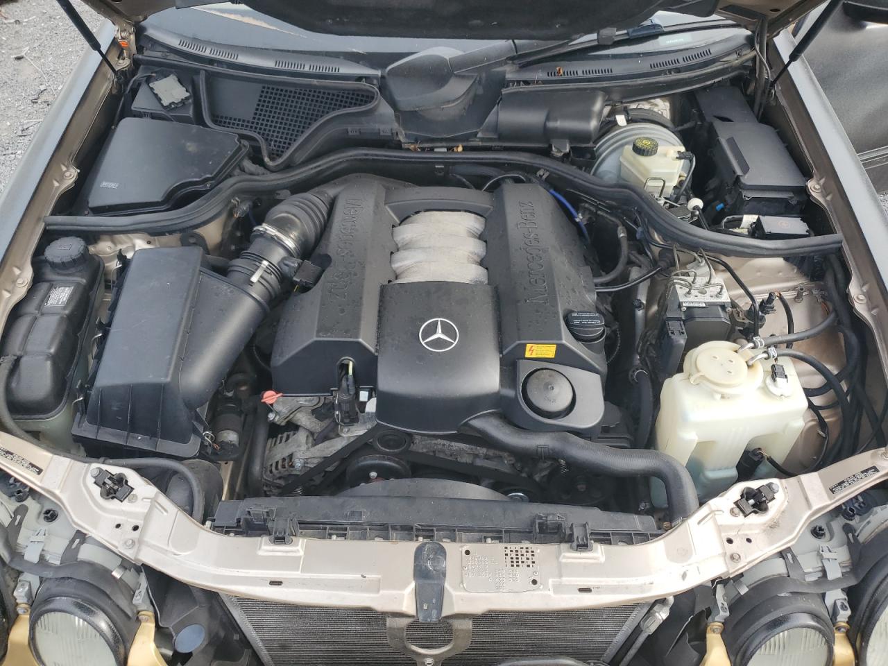 2000 Mercedes-Benz E 320 VIN: WDBJF65JXYB111970 Lot: 81928275