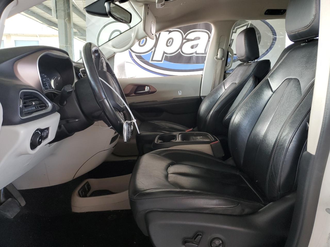 2019 Chrysler Pacifica Touring L VIN: 2C4RC1BG1KR613509 Lot: 81579625