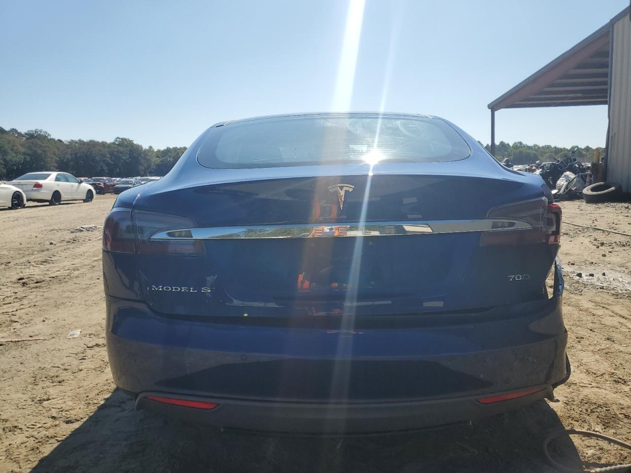 2015 Tesla Model S VIN: 5YJSA1E24FF104815 Lot: 71048625