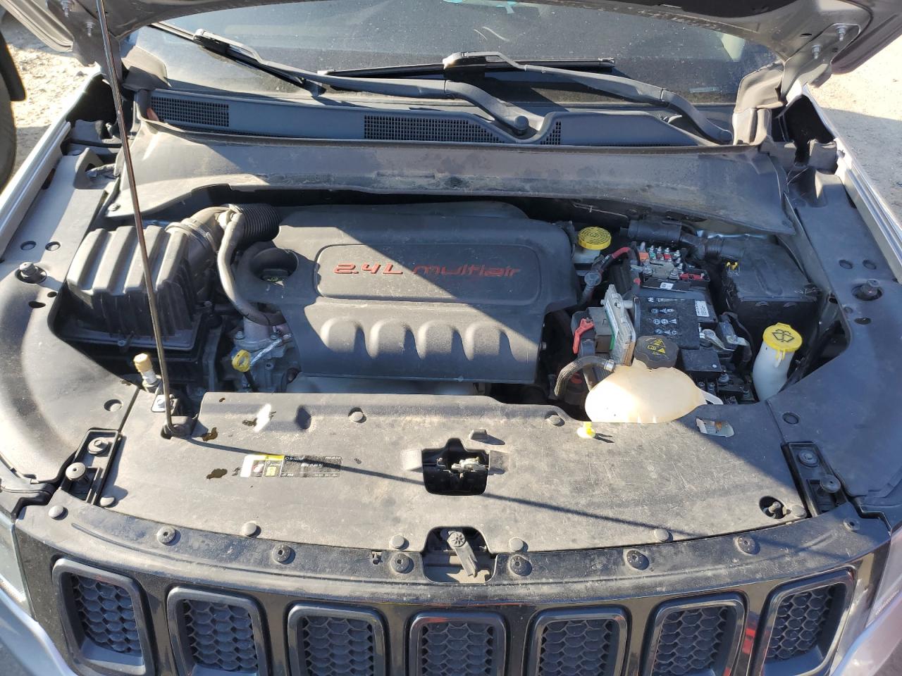 2018 Jeep Compass Latitude VIN: 3C4NJDBB4JT180998 Lot: 72038895