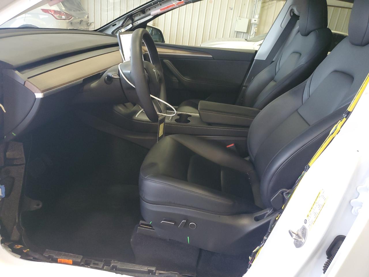 2023 Tesla Model Y VIN: 7SAYGDEE1PA117947 Lot: 82115595